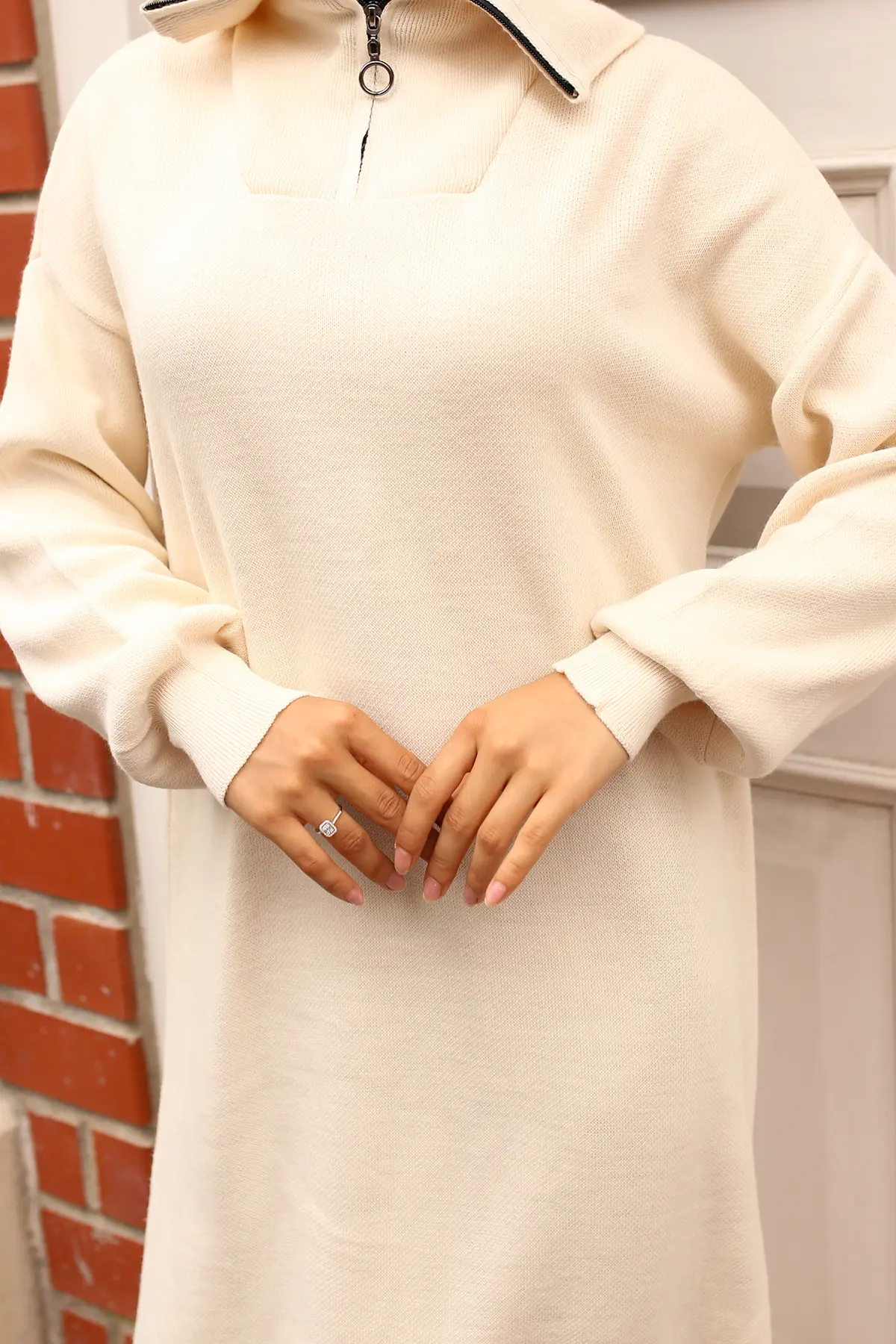 2441 Yakası Fermuarlı Triko Elbise Taş Rengi-detail