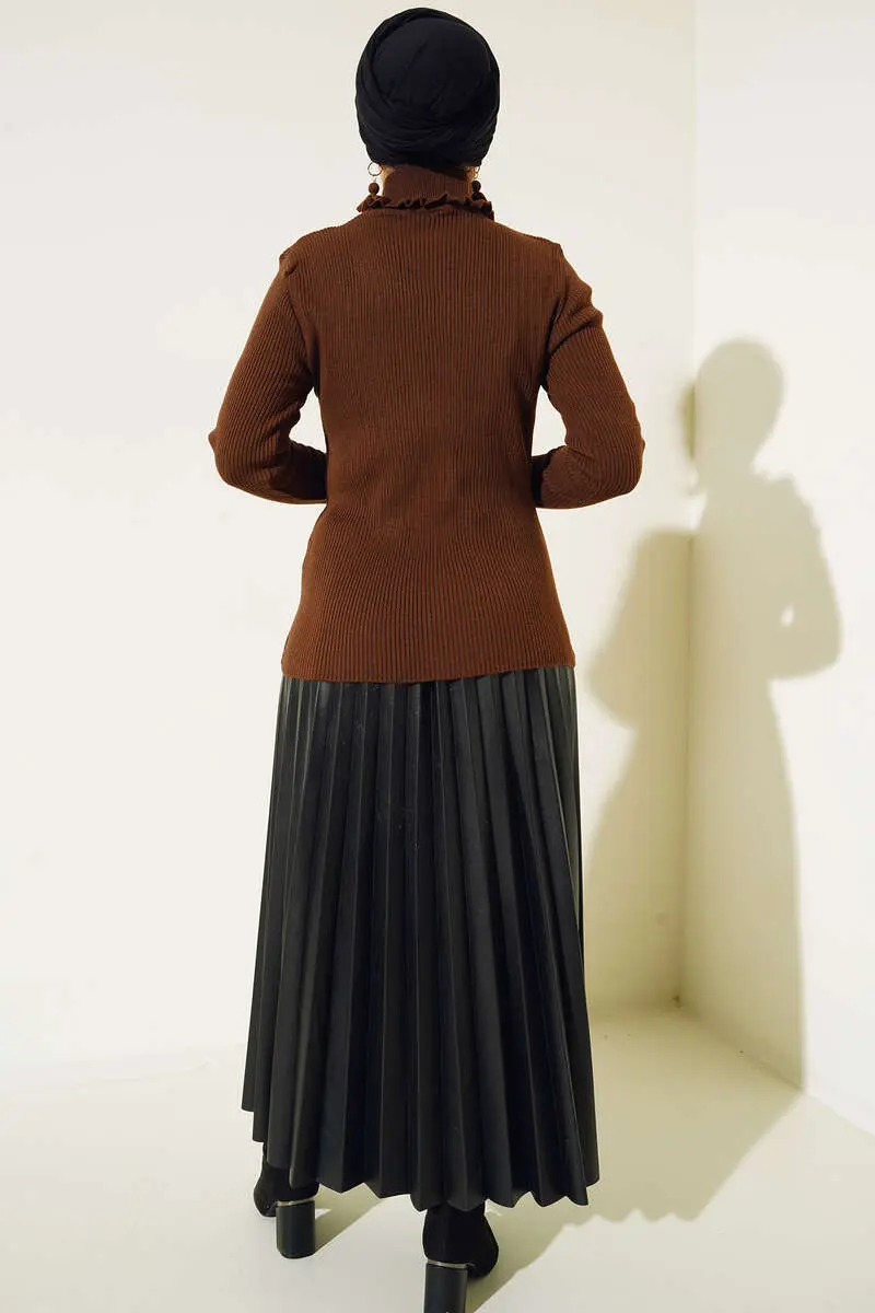 3075 Yaka Ve Kol Ağzı Fırfırlı Triko Bady Kahverengi-detail