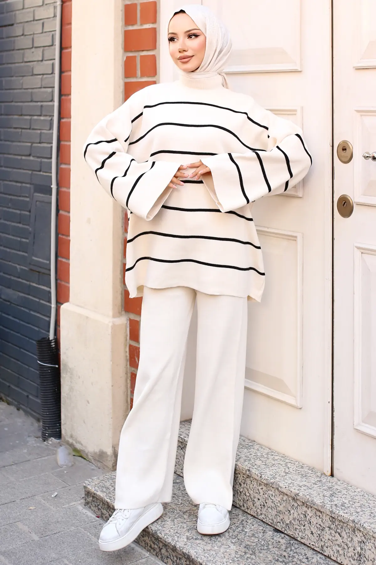 Striped Knitwear Suit-detail