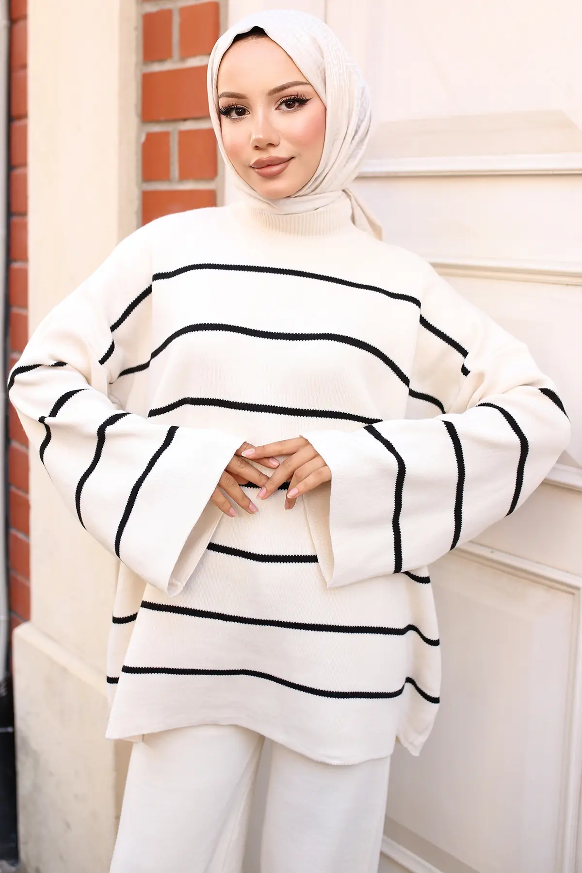 Striped Knitwear Suit-detail