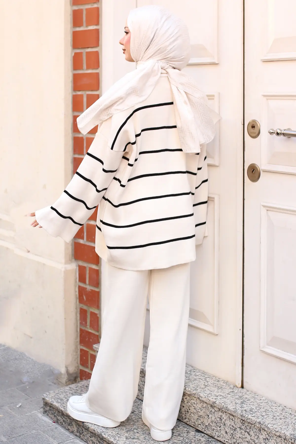 Striped Knitwear Suit-detail