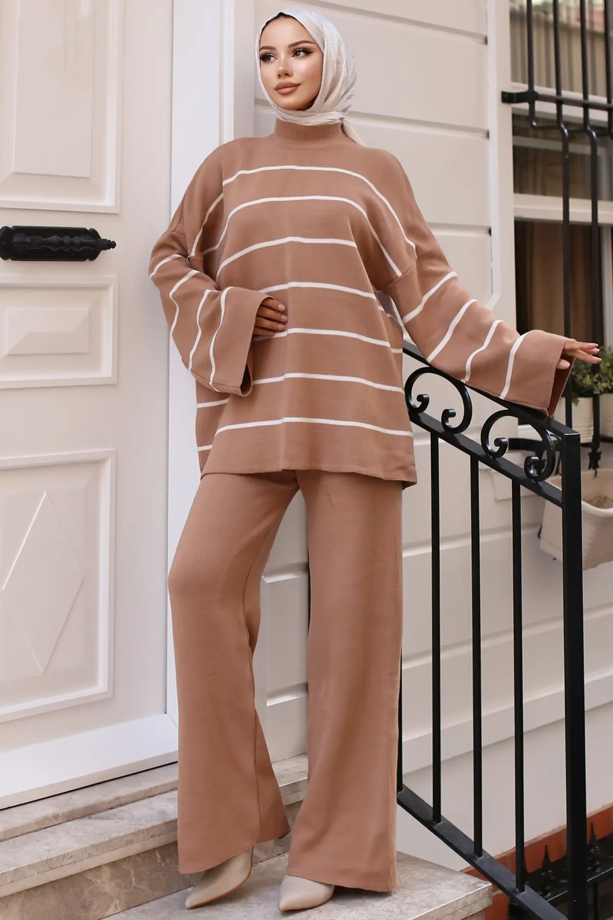 Striped Knitwear Suit-detail