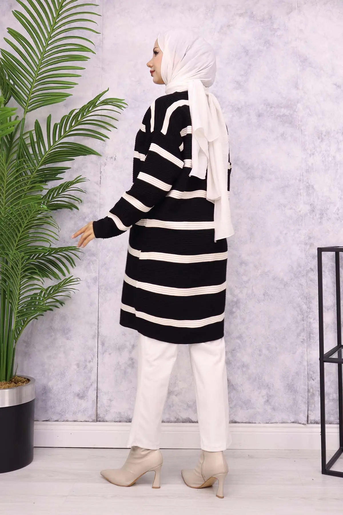 Ribbed Striped Sweater Cardigan-detail