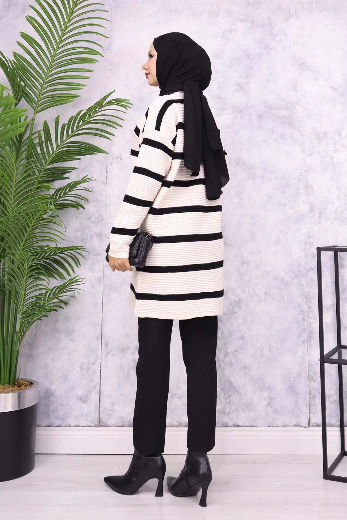 Ribbed Striped Sweater Cardigan-detail