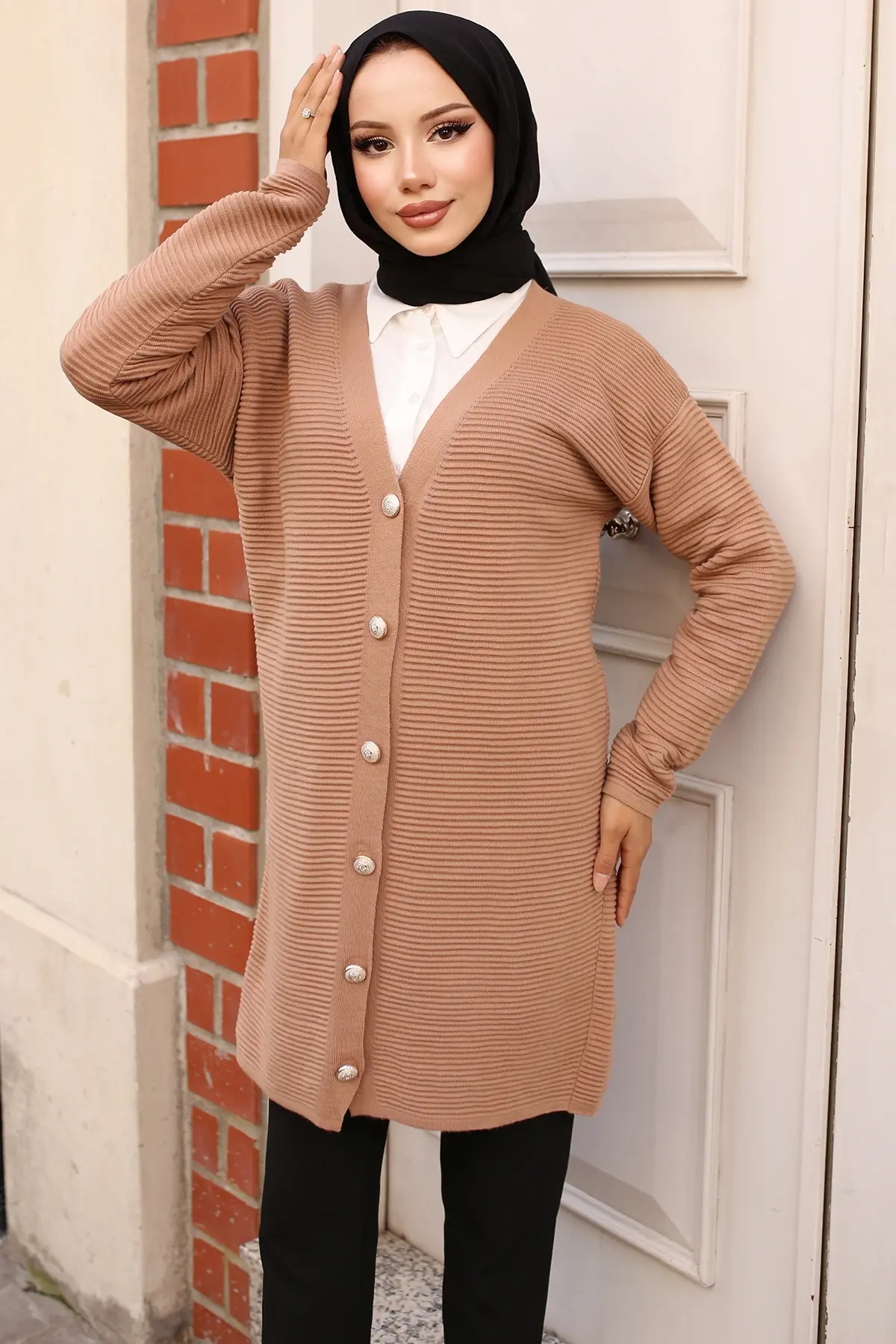 Button Detailed Fitted Cardigan-detail