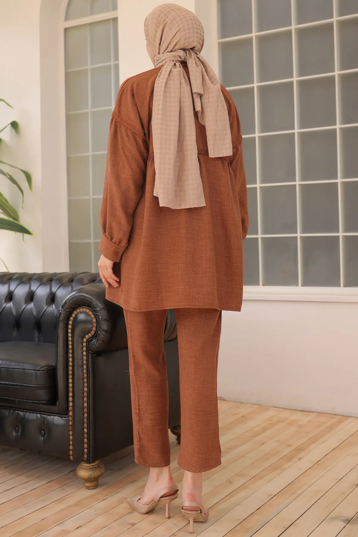 3350 Önden Düğmeli İkili Takım Kahverengi-detail