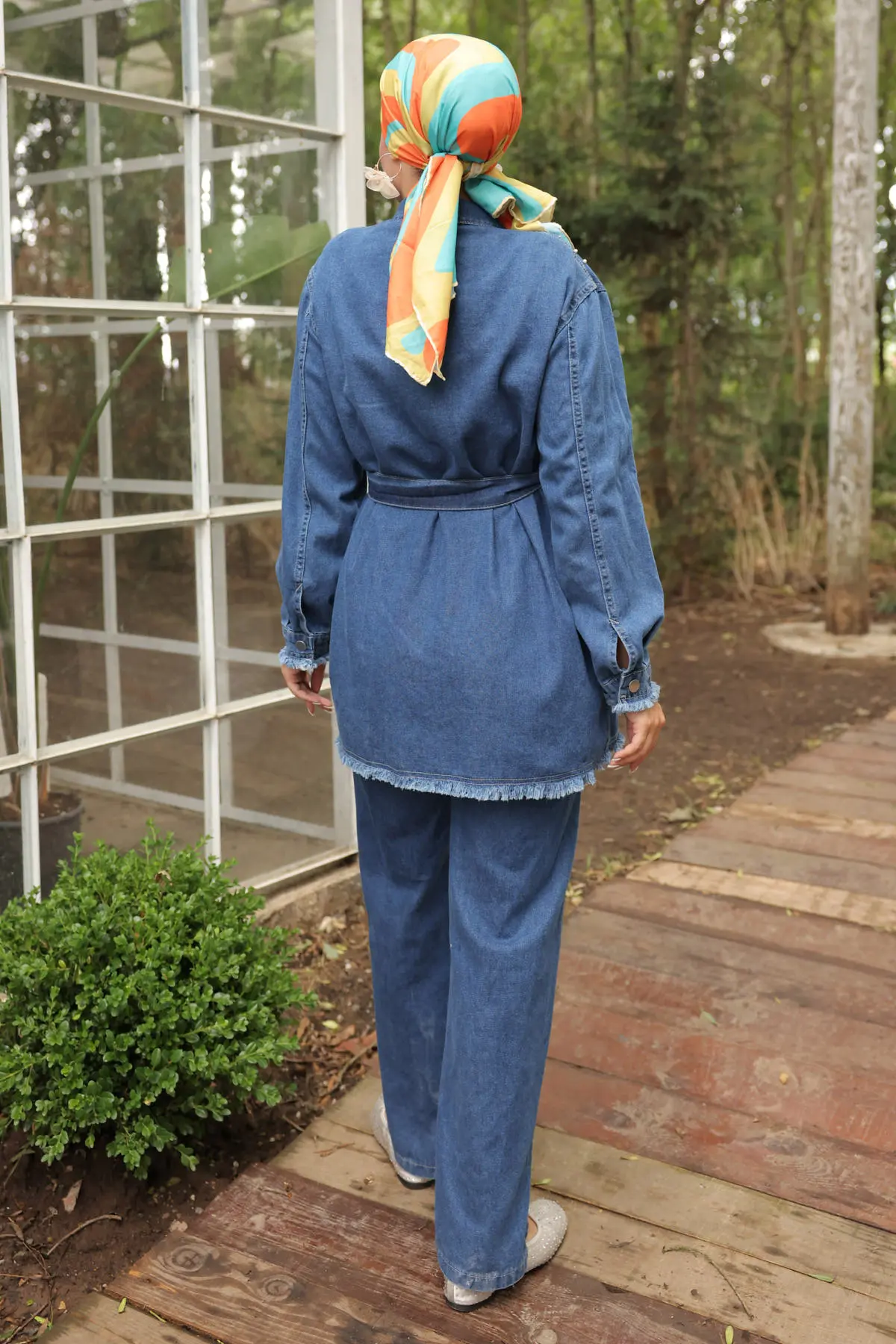 Stone Embroidered Belted Denim Suit-detail