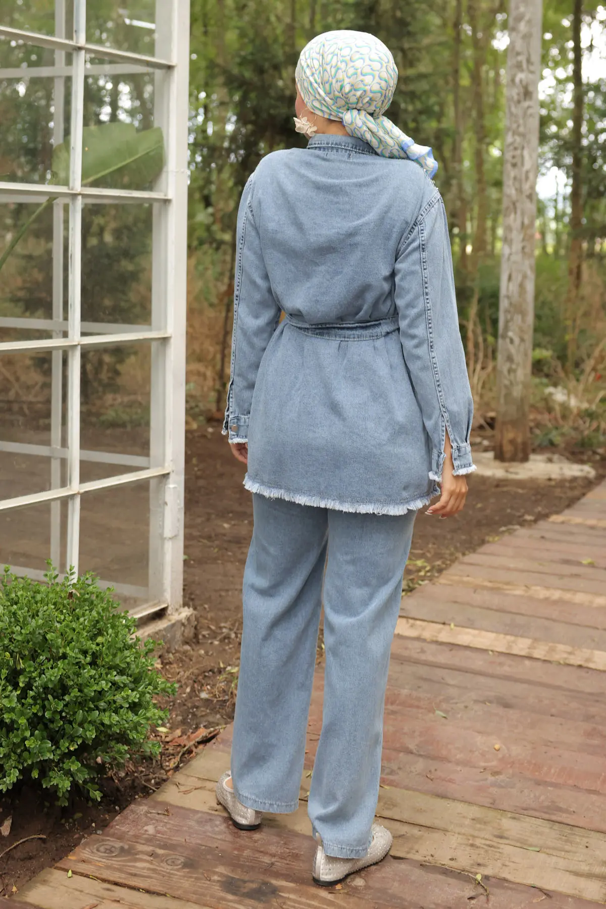 Stone Embroidered Belted Denim Suit-detail