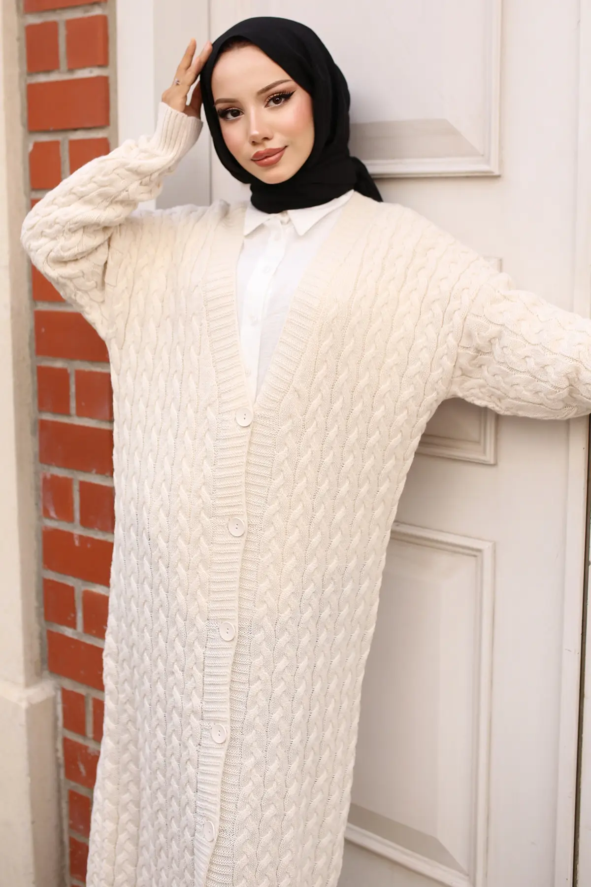 377 Düğmeli Uzun Triko Hırka Ekru-detail