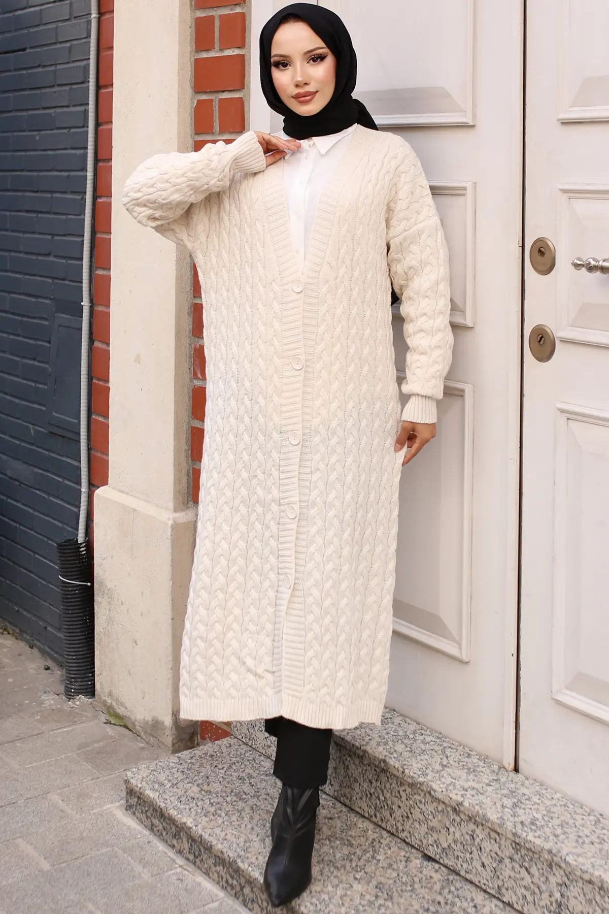 377 Düğmeli Uzun Triko Hırka Ekru-detail