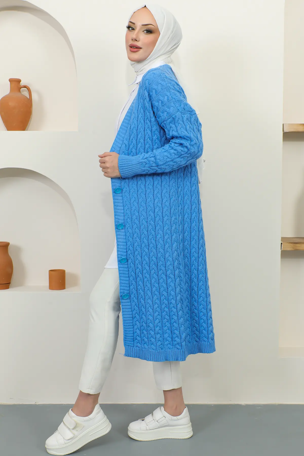 Buttoned Long Knitted Cardigan-detail