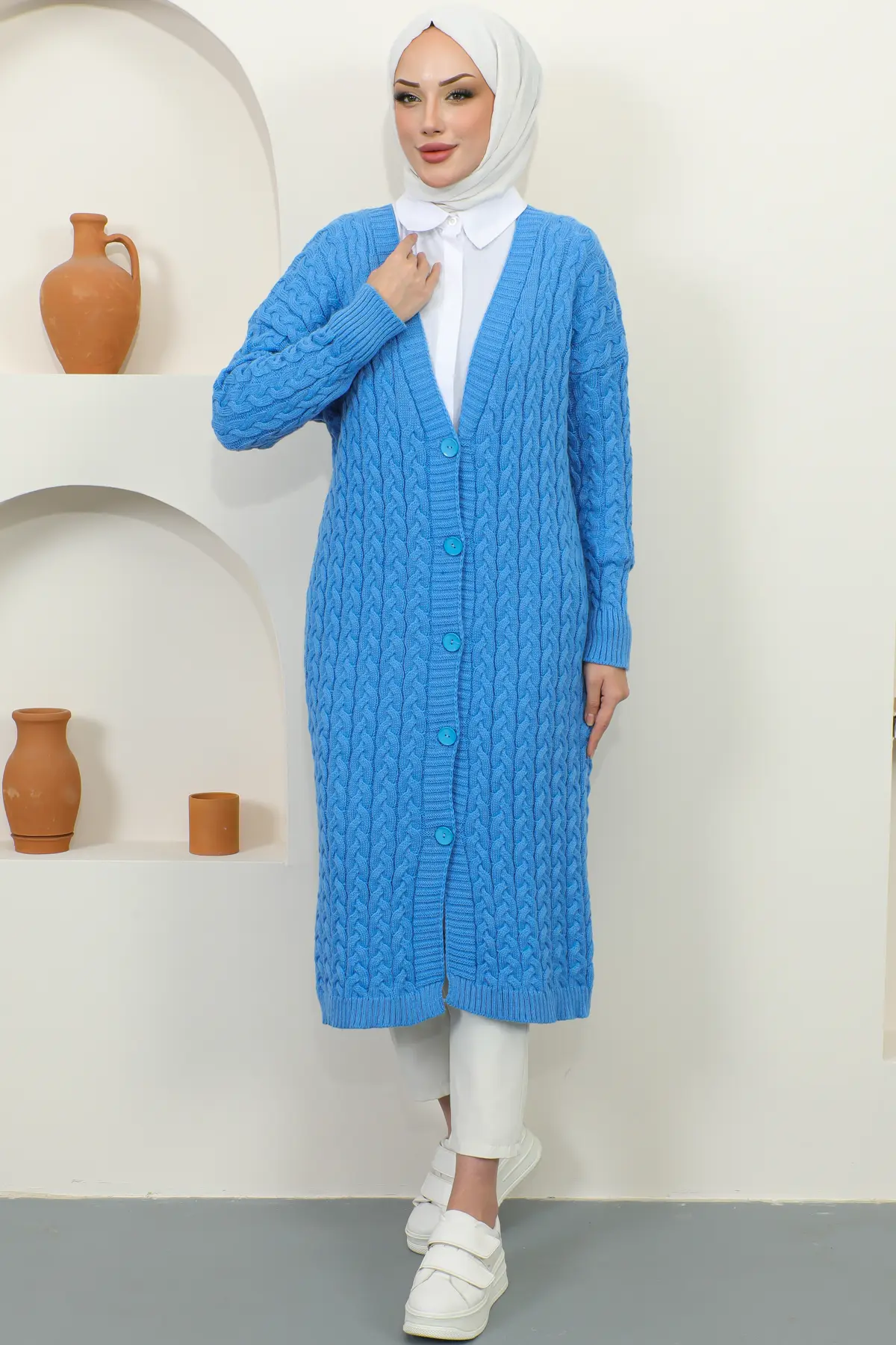 Buttoned Long Knitted Cardigan-detail