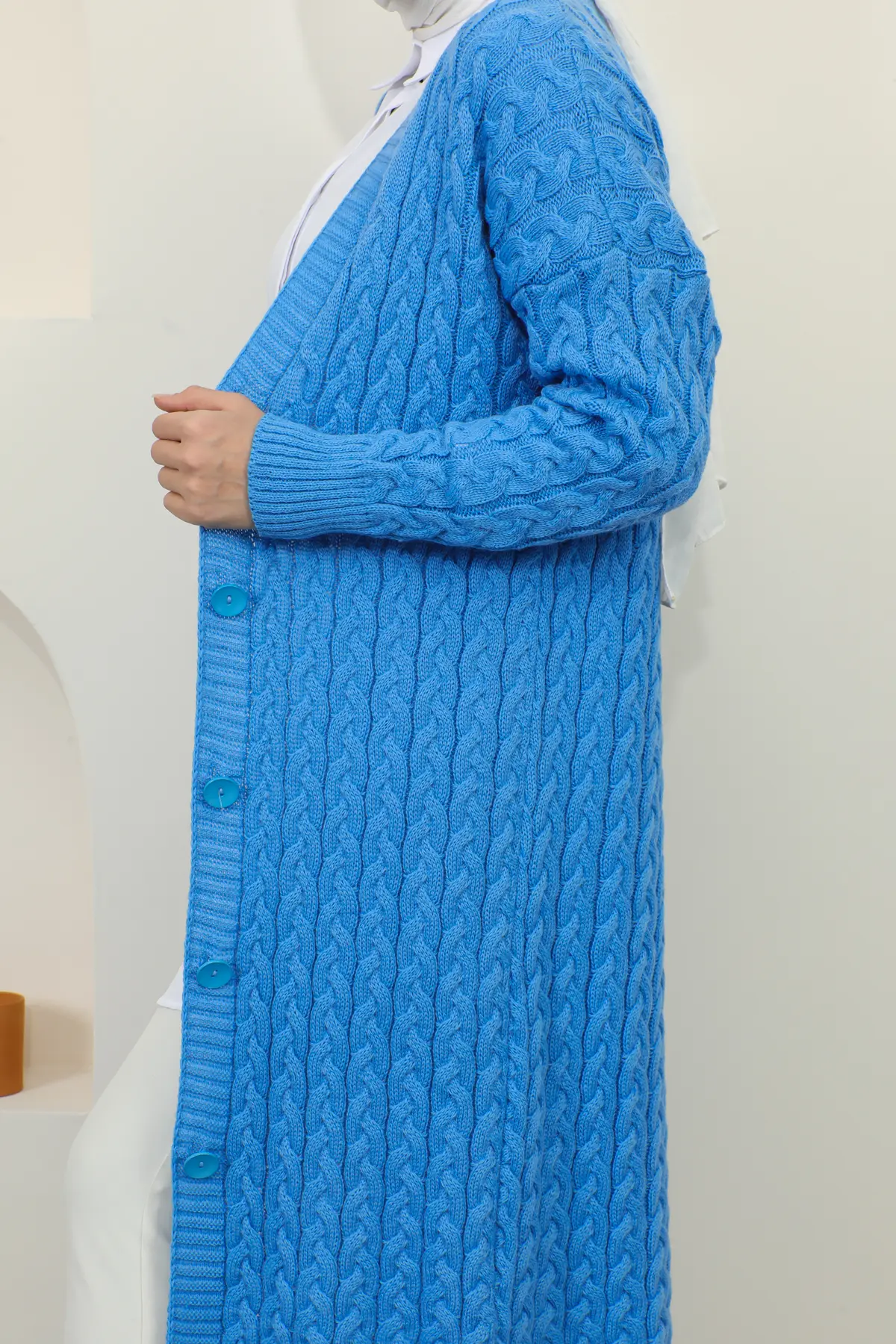 Buttoned Long Knitted Cardigan-detail