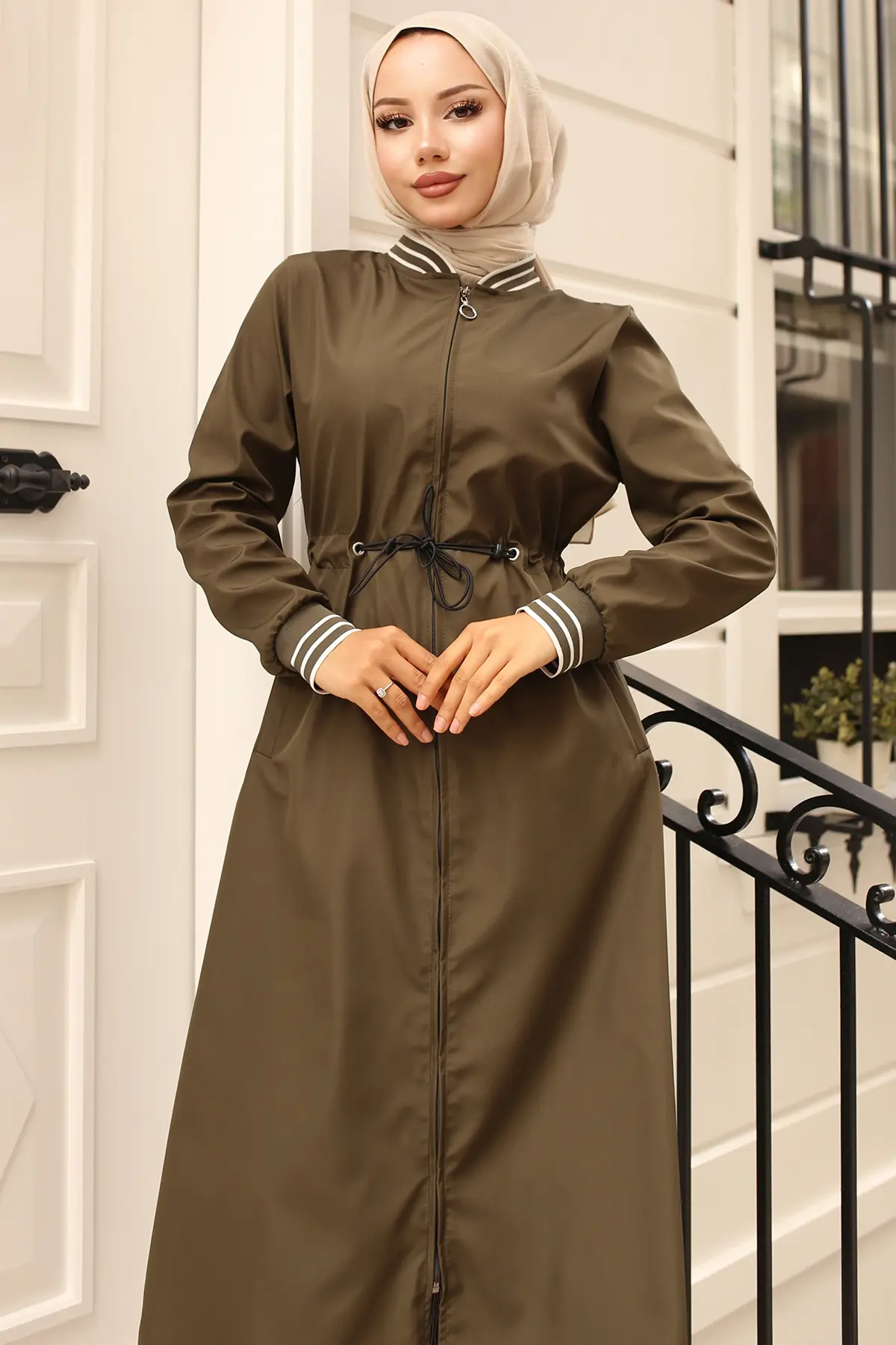 Seasonal Elastic Waist Trench Coat-detail