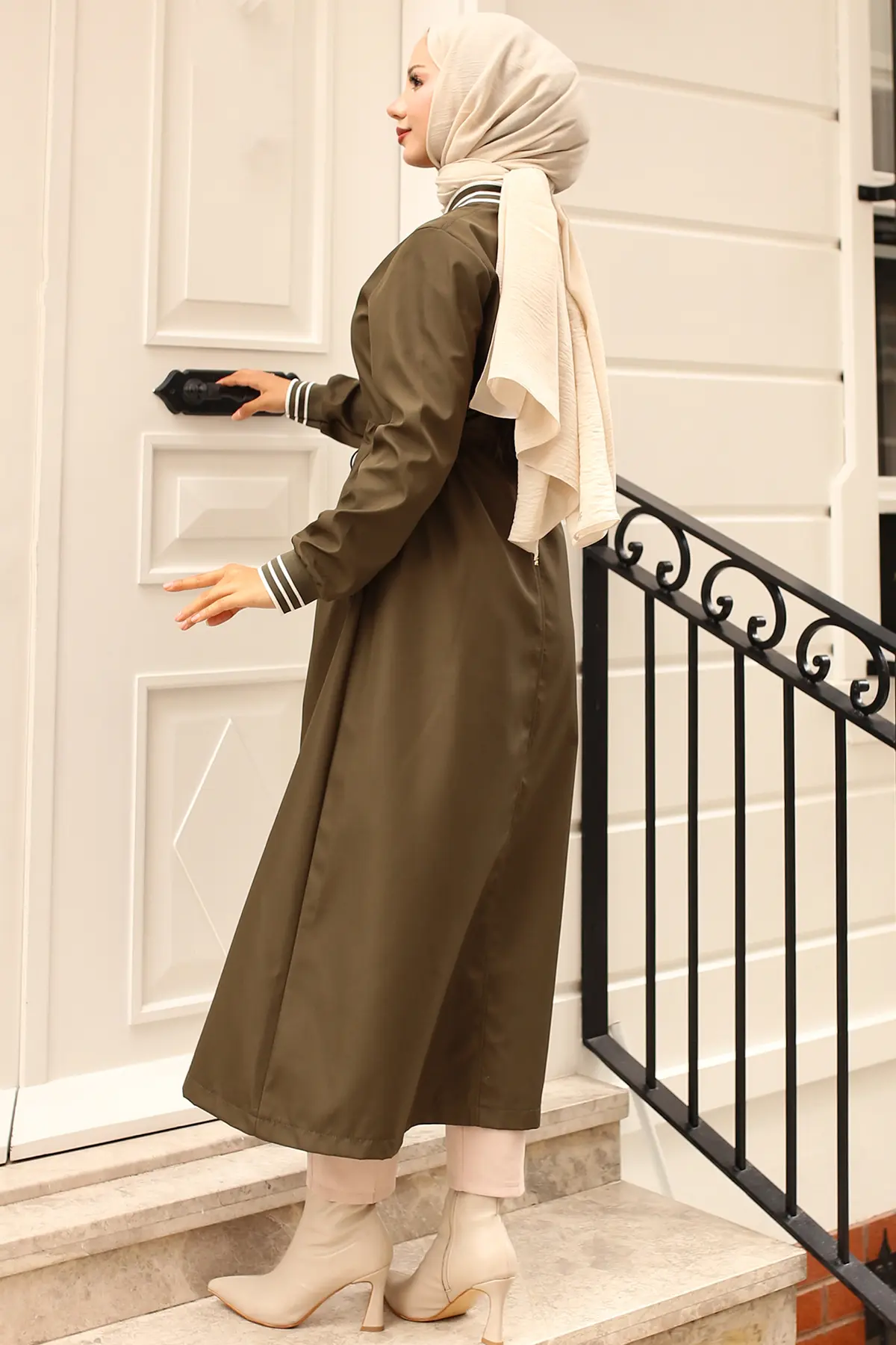 Seasonal Elastic Waist Trench Coat-detail