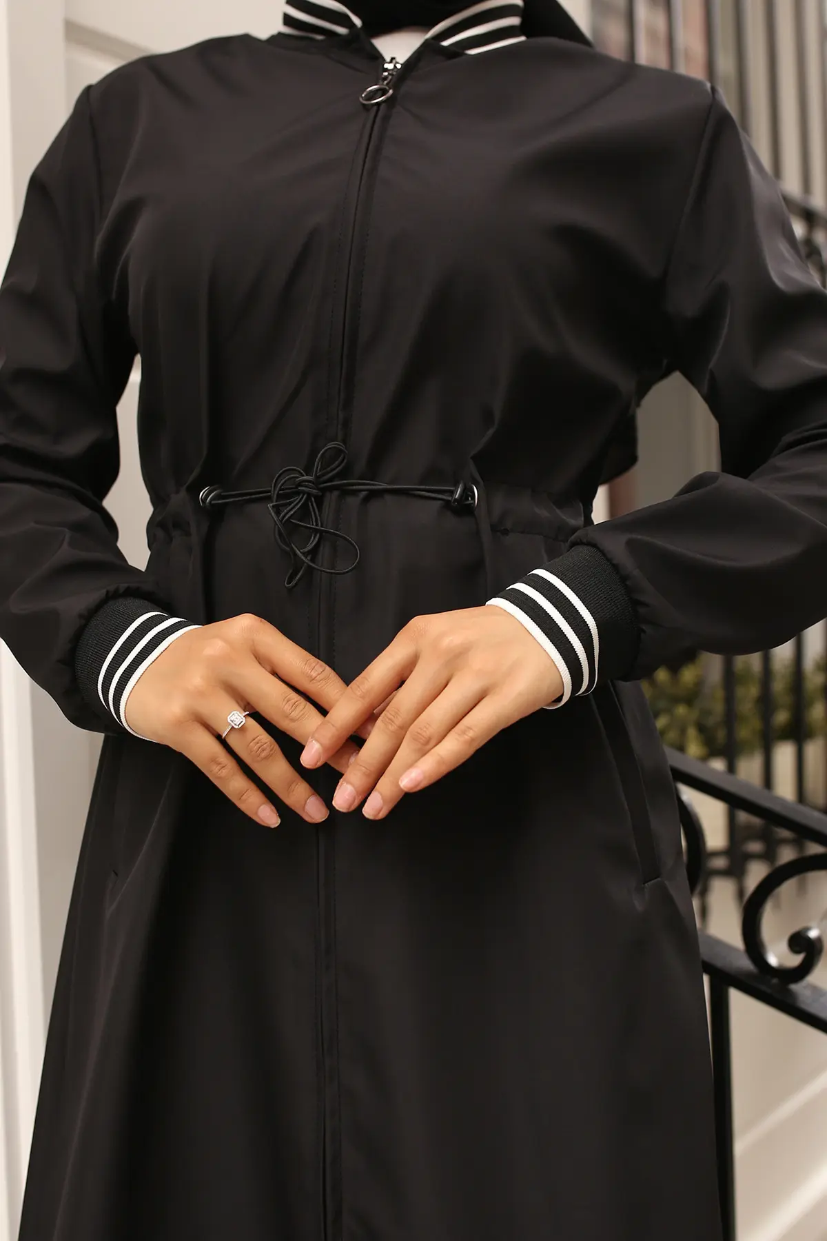 Seasonal Elastic Waist Trench Coat-detail