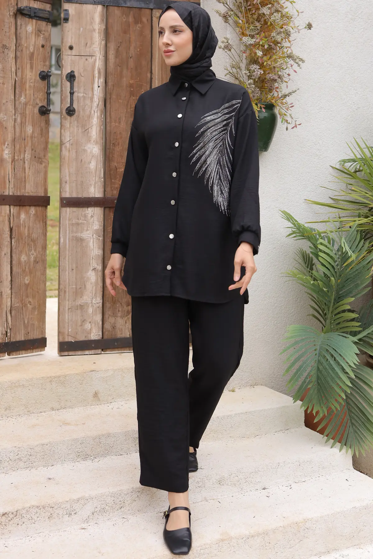 3870 Yaprak Taşlı Keten Takım Siyah-detail