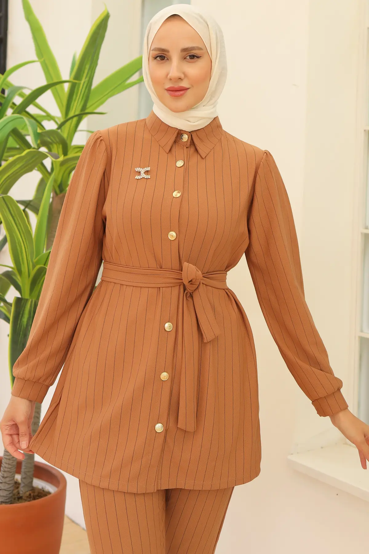 Striped Crepe Suit With Brooch-detail