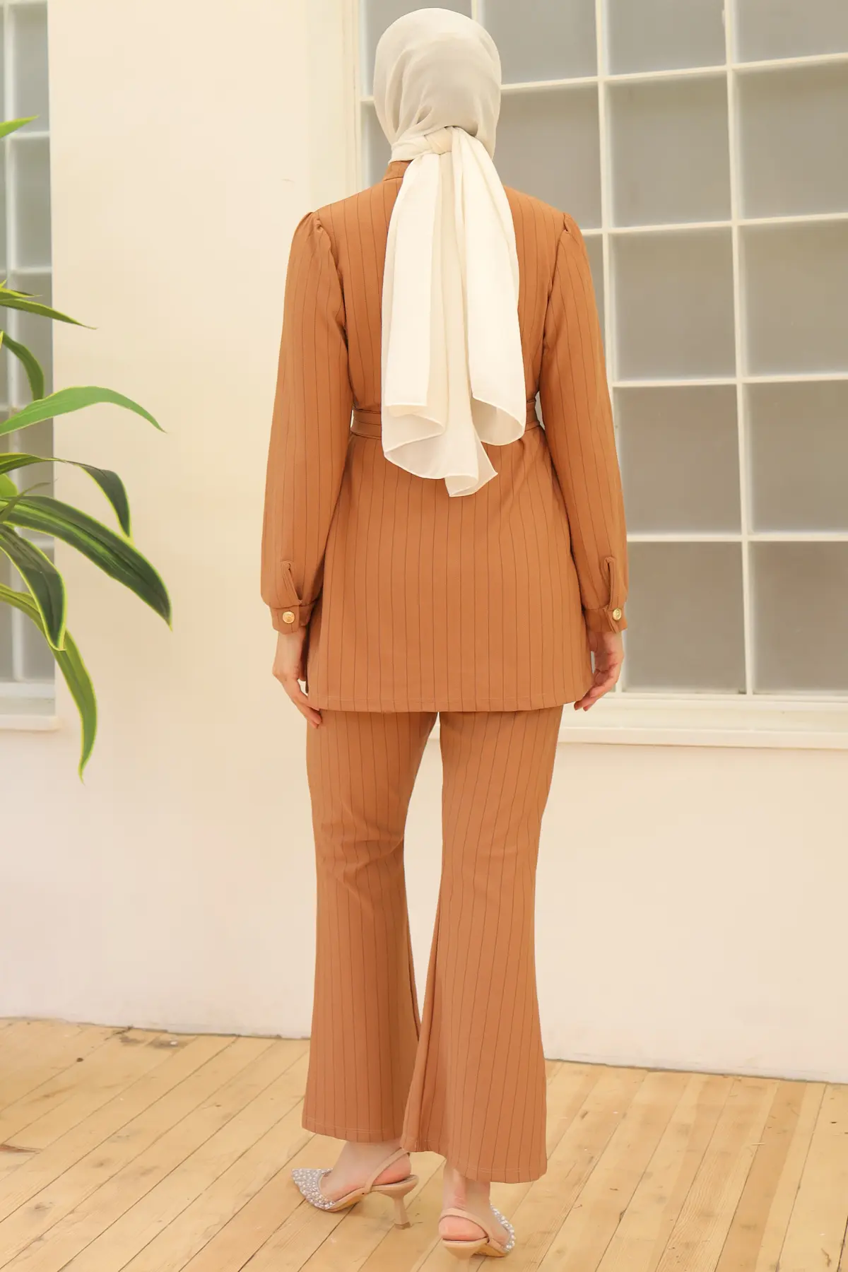 Striped Crepe Suit With Brooch-detail