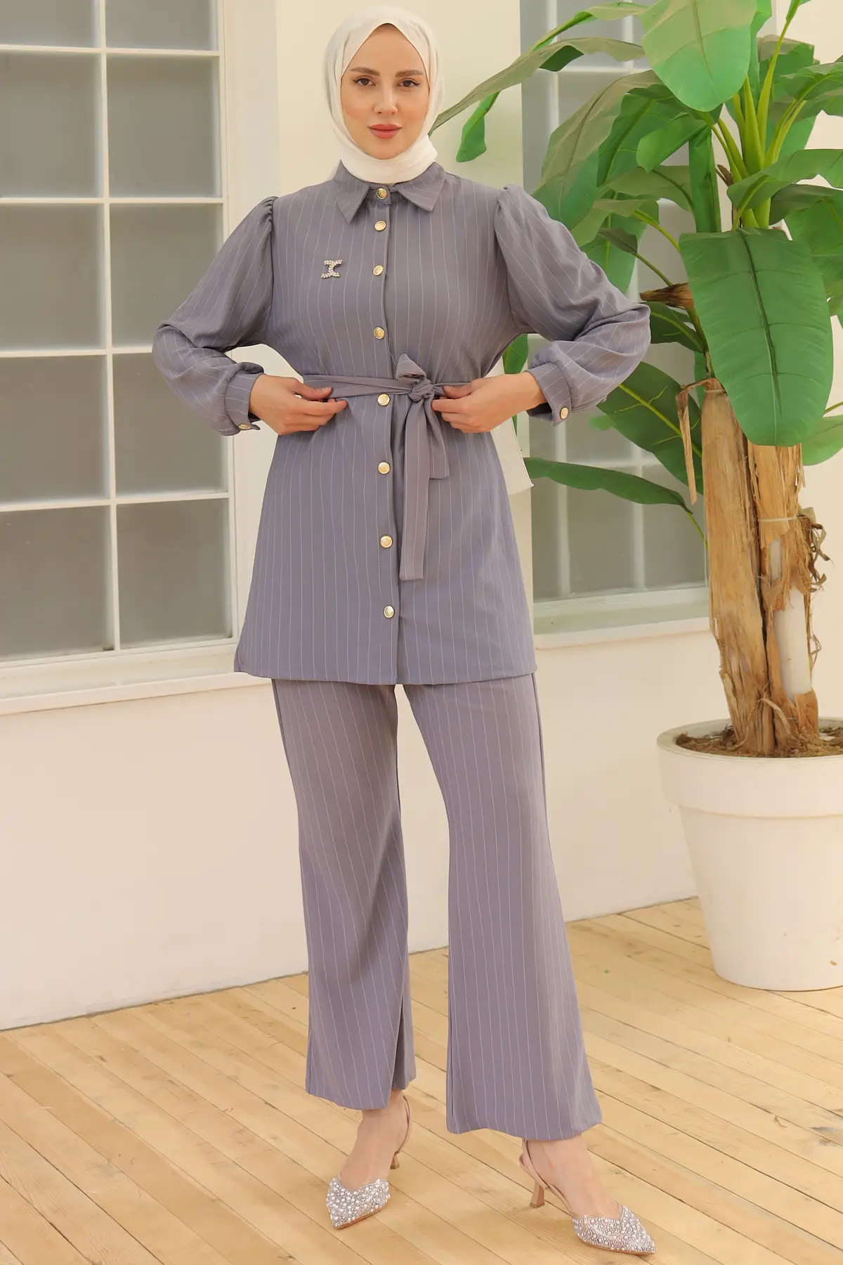 Striped Crepe Suit With Brooch-detail