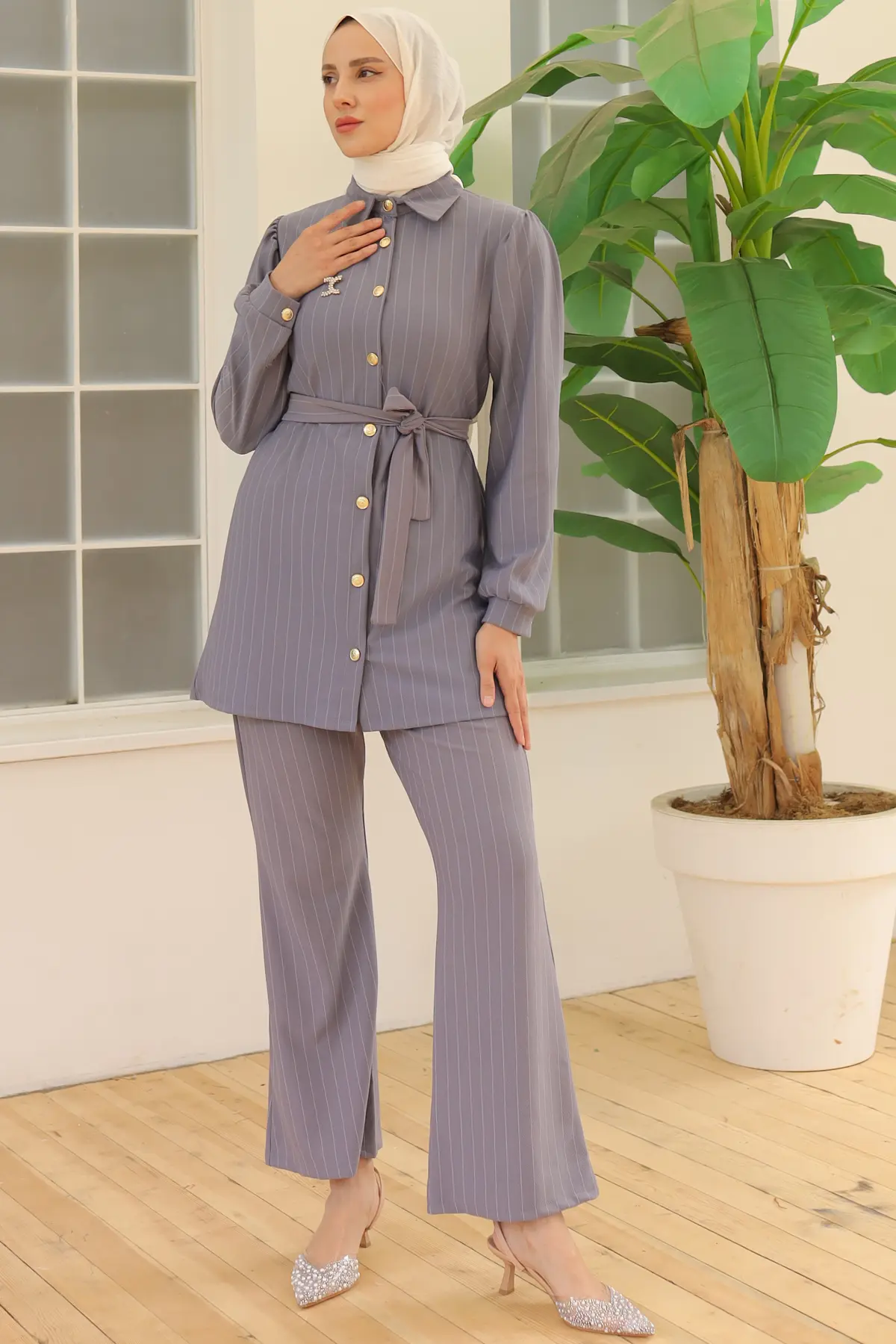 Striped Crepe Suit With Brooch-detail