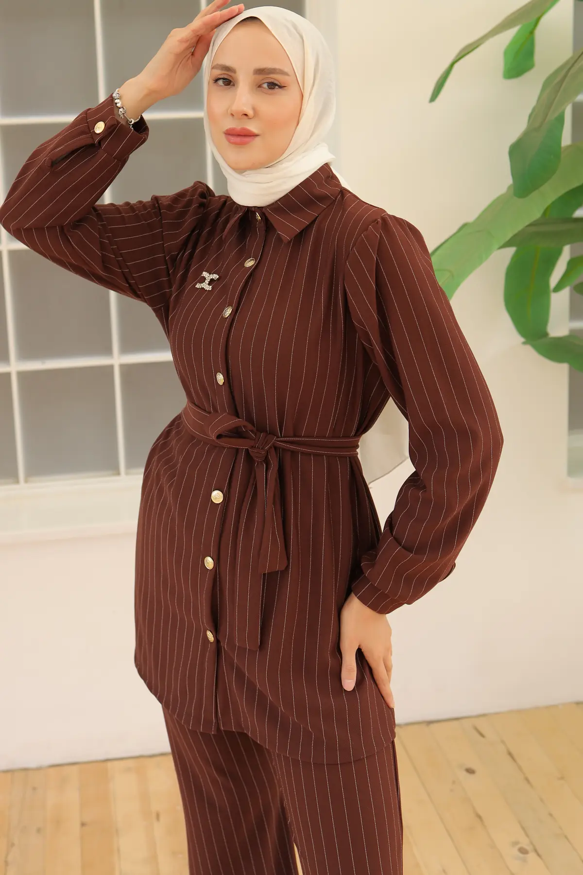 Striped Crepe Suit With Brooch-detail