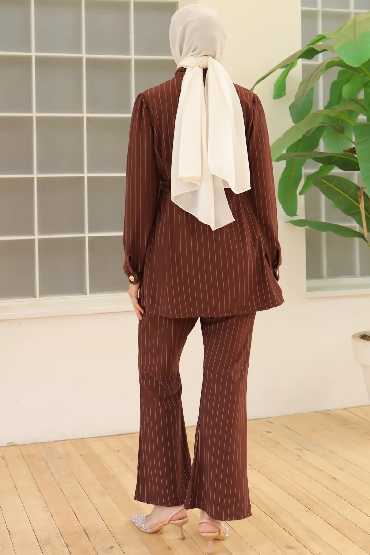 Striped Crepe Suit With Brooch-detail