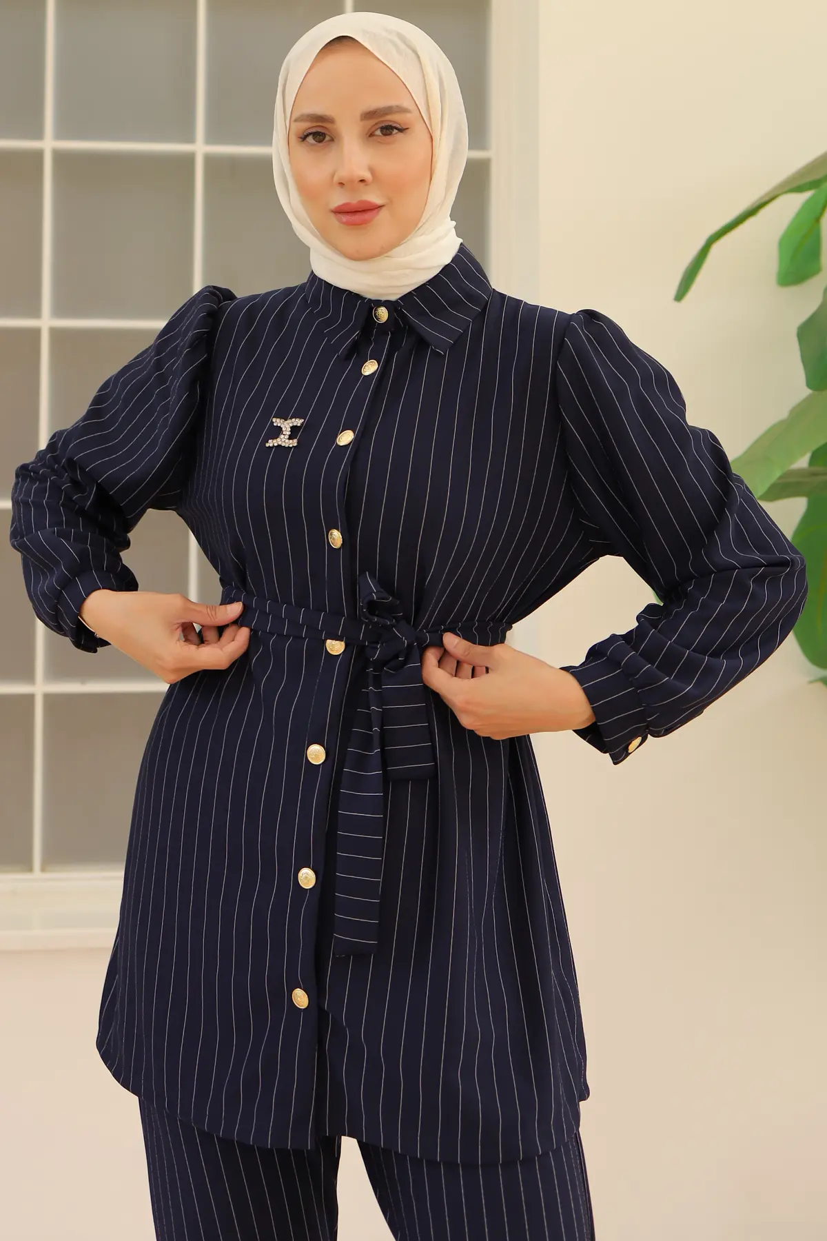 Striped Crepe Suit With Brooch-detail