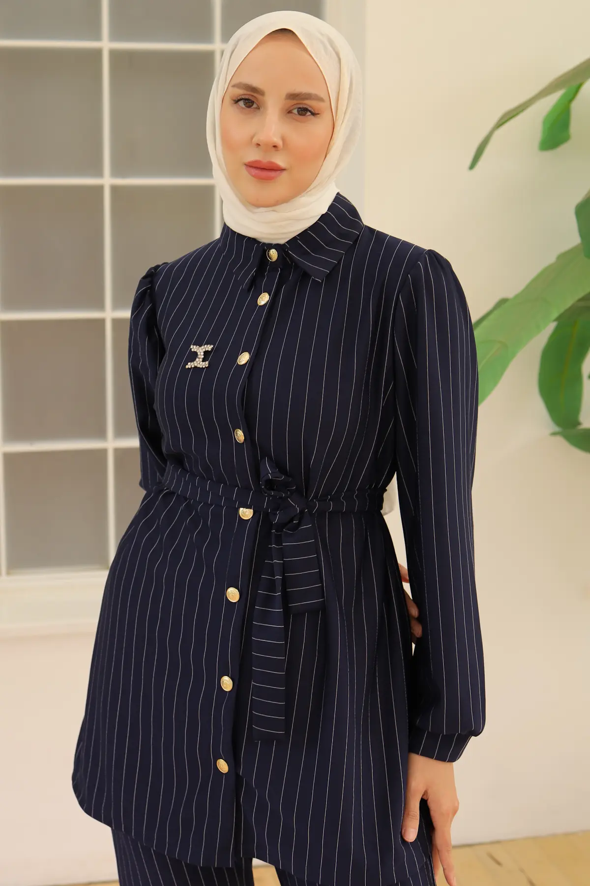 Striped Crepe Suit With Brooch-detail