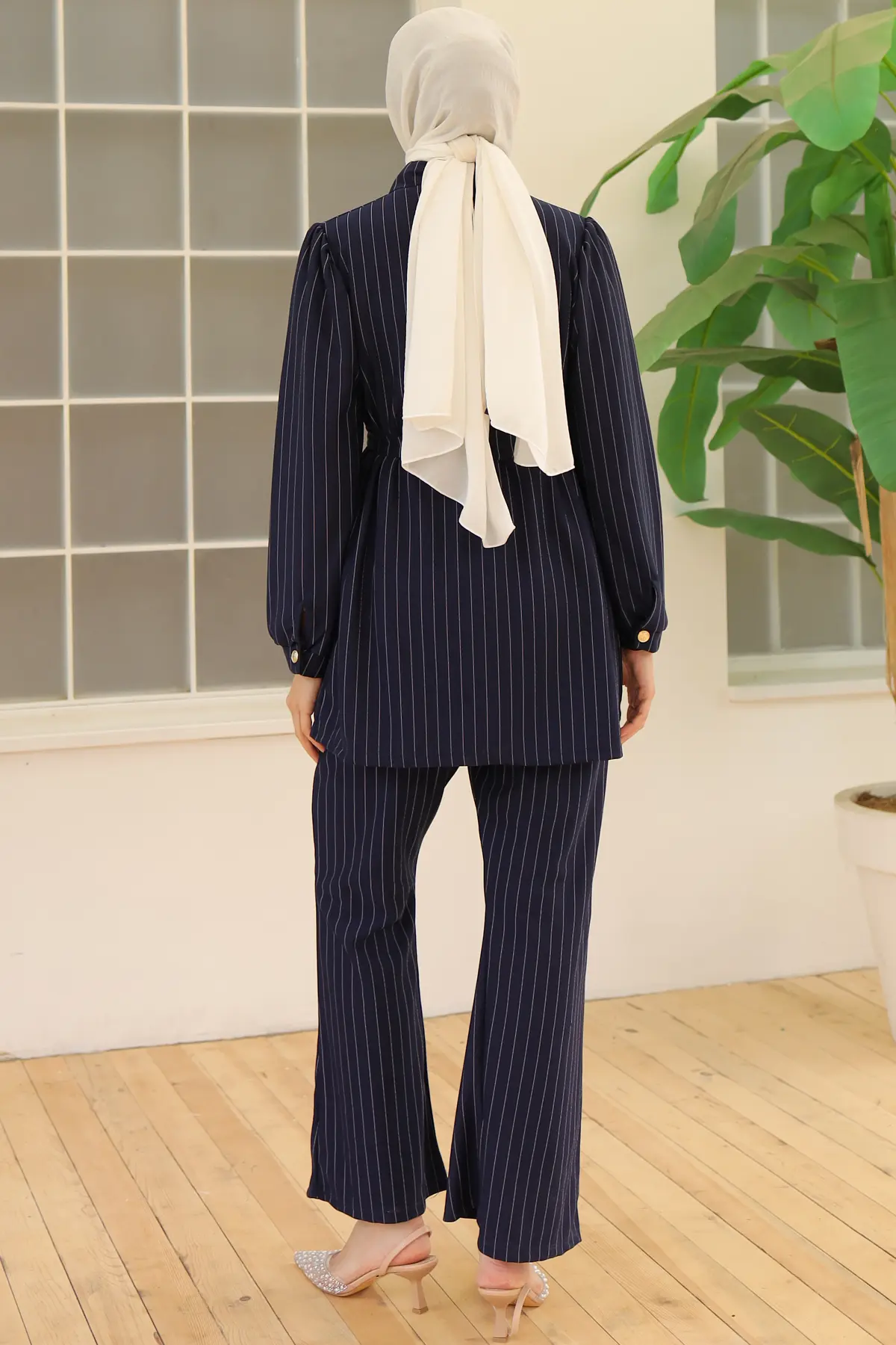 Striped Crepe Suit With Brooch-detail