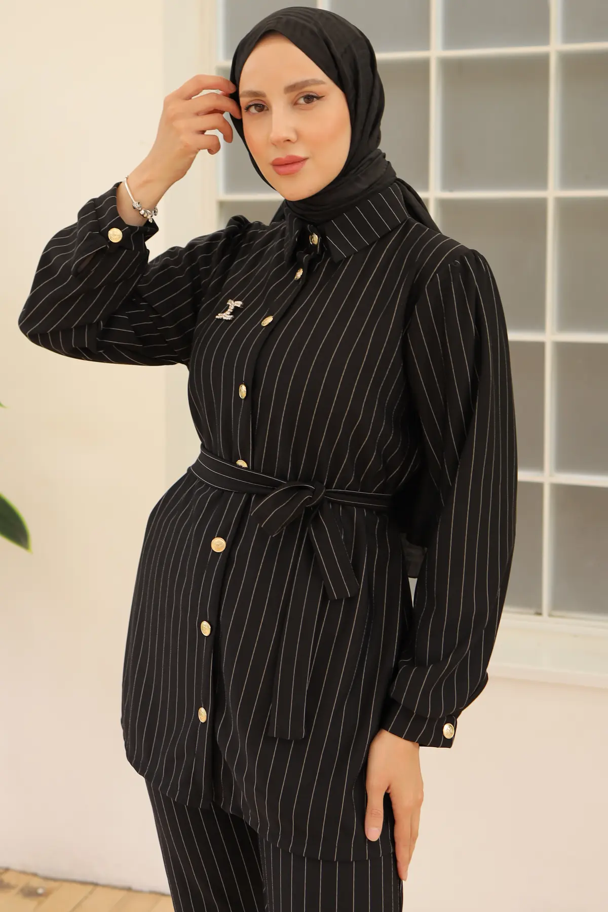 Striped Crepe Suit With Brooch-detail