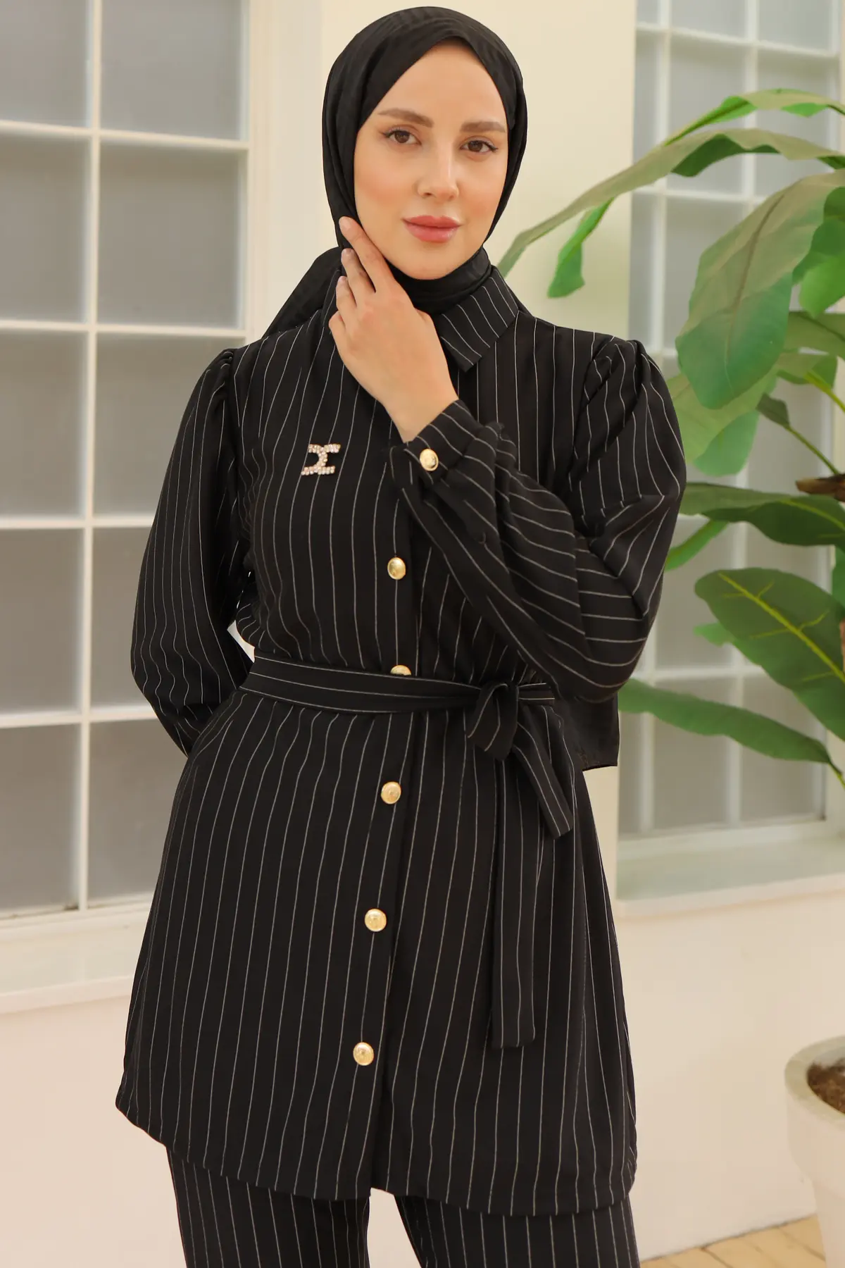 Striped Crepe Suit With Brooch-detail