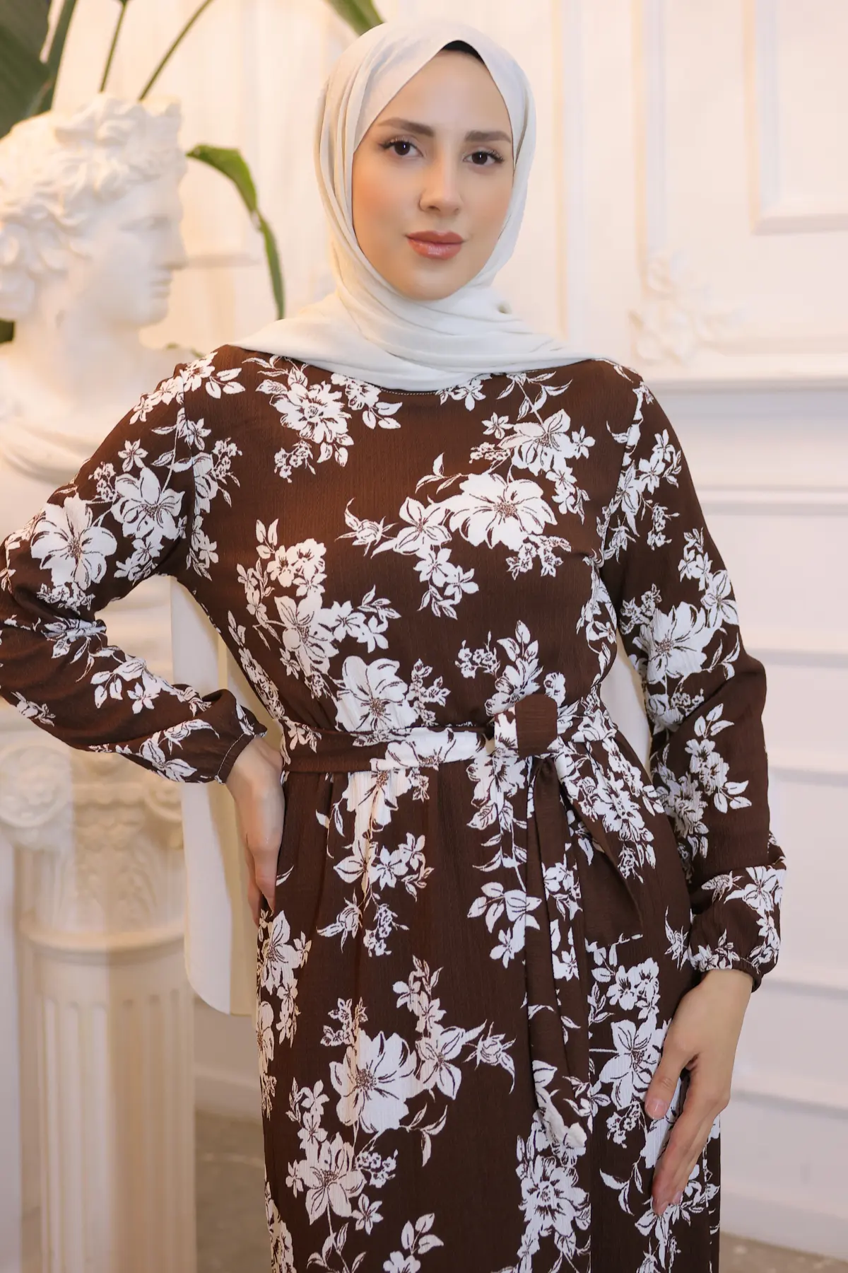 3953 Beli Lastikli Çiçek Desenli Elbise Kahverengi-detail