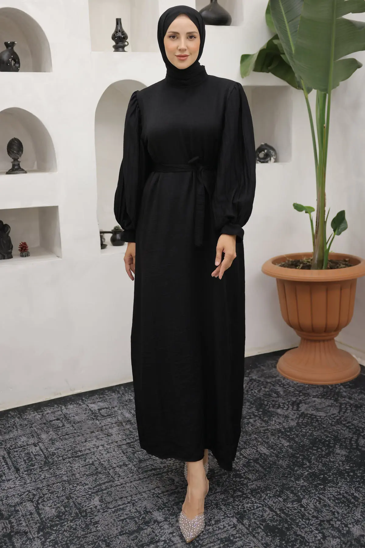 3986 Kolları Pile Detaylı Tesettür Elbise Siyah-detail