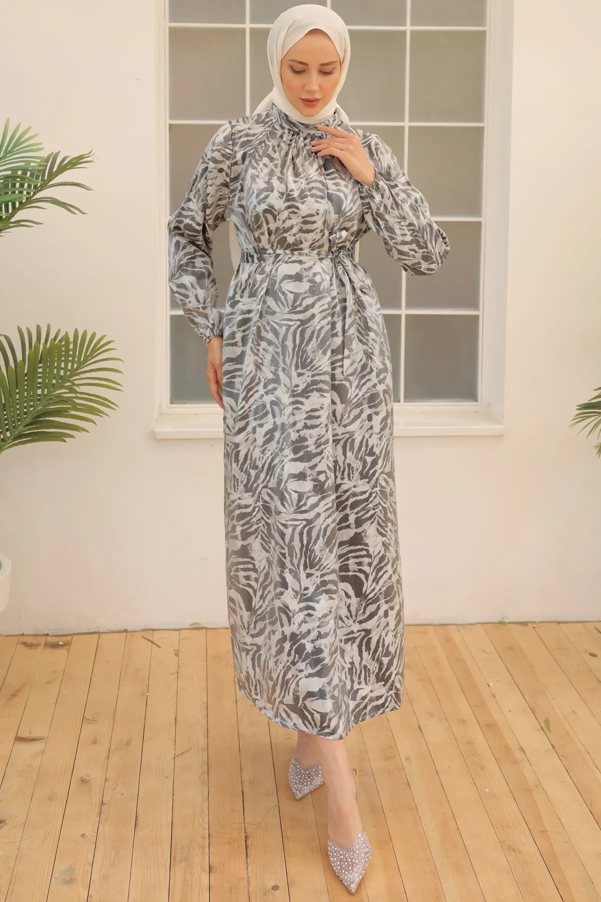 3990 Saten Tesettür Elbise Gri-detail