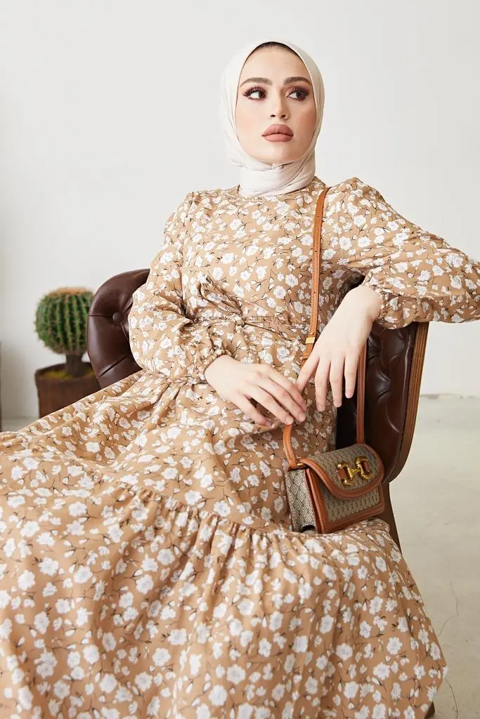 Beige Daisy Pattern Dress-detail