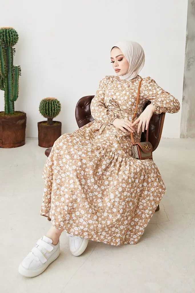 Beige Daisy Pattern Dress-detail