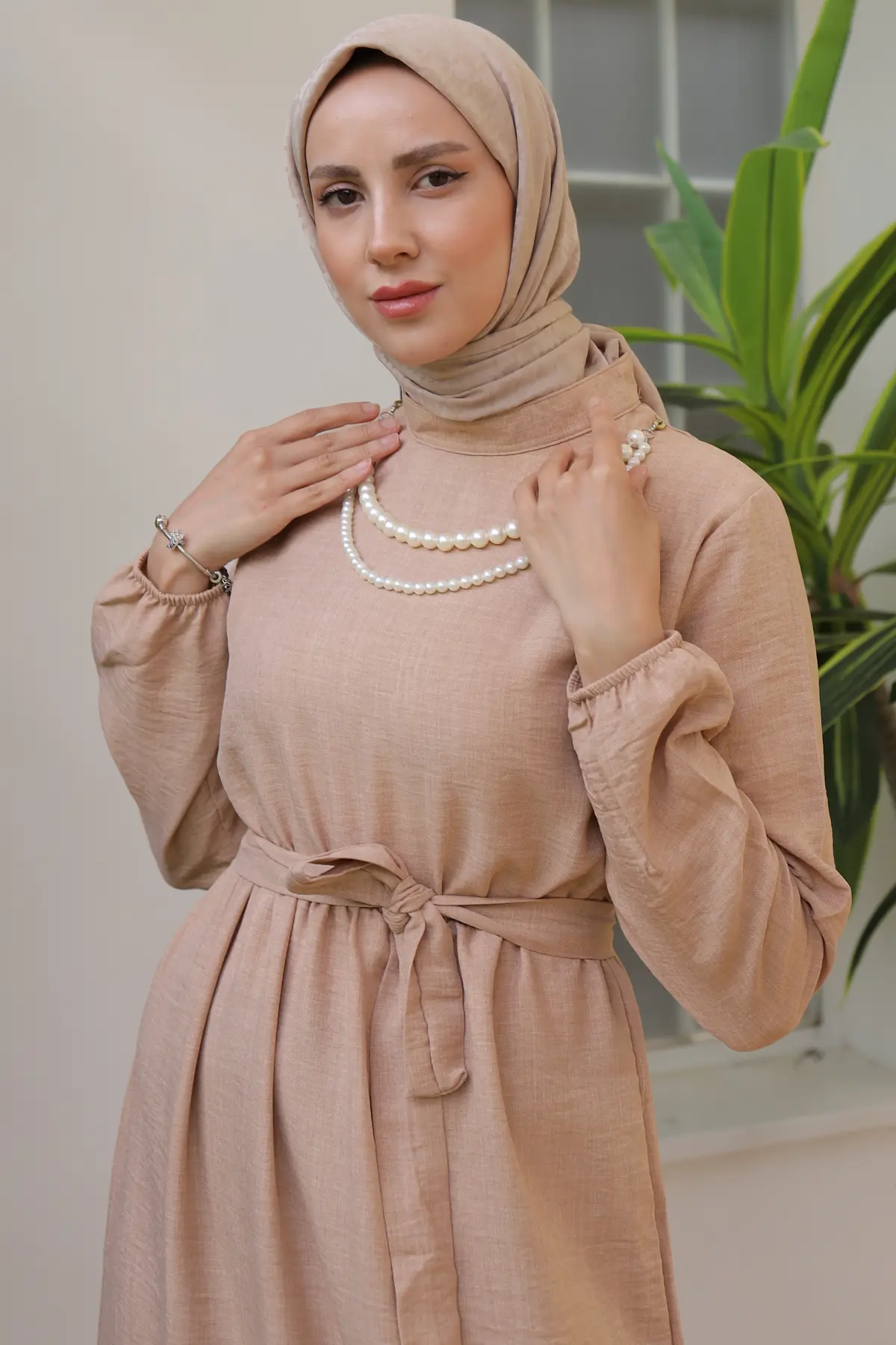 4034 İnci Kolyeli Keten Elbise Bej-detail