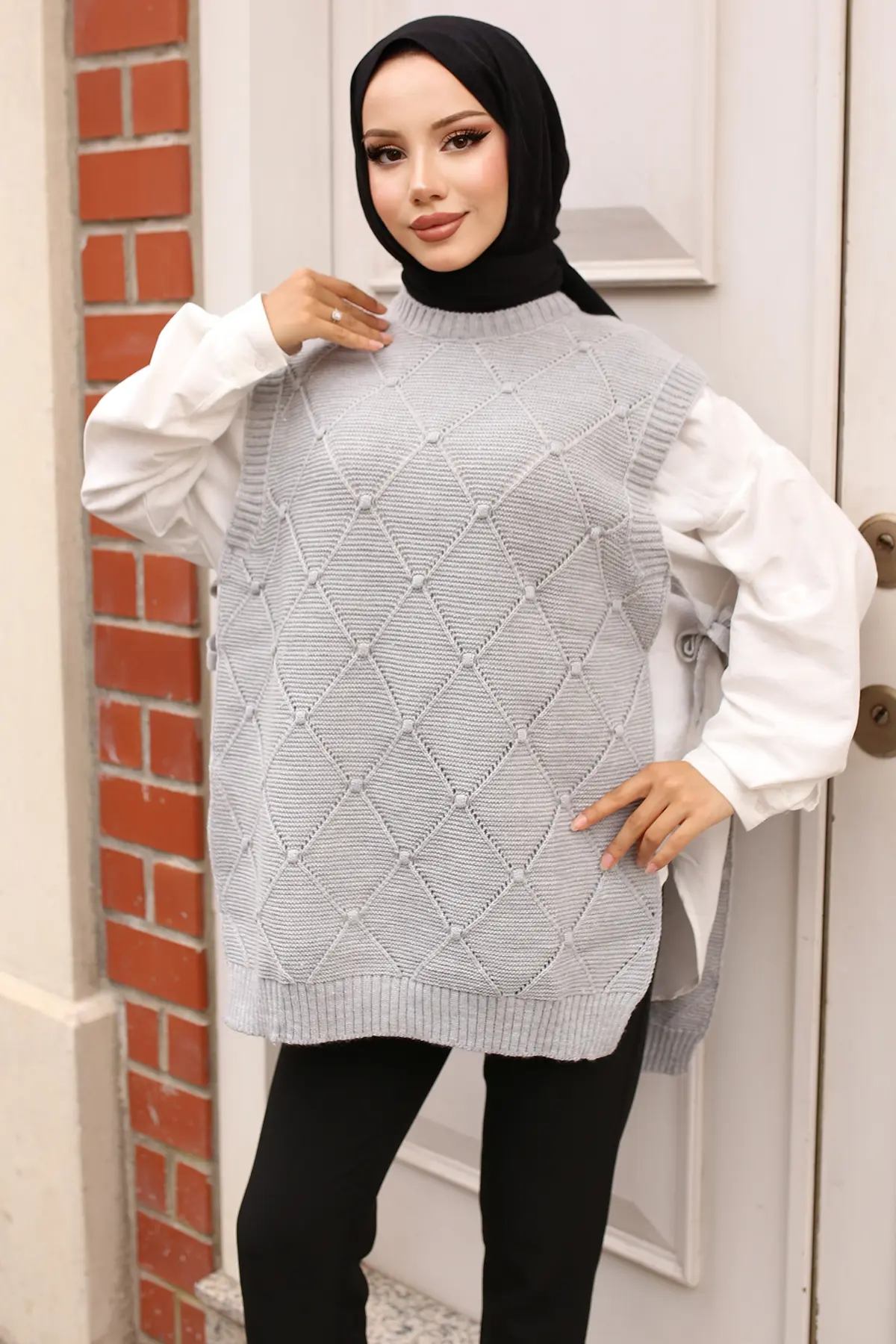 Diamond Patterned Sweater With Side Ties-detail