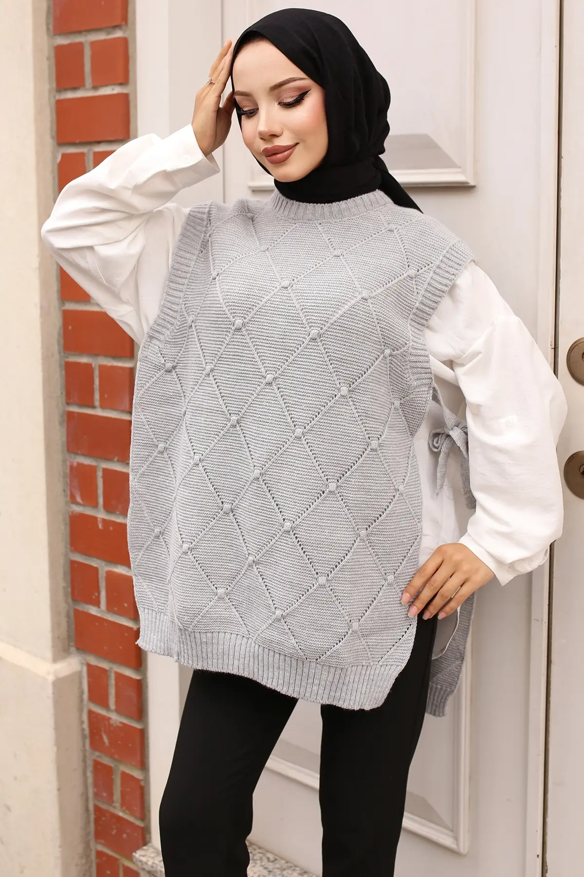 Diamond Patterned Sweater With Side Ties-detail