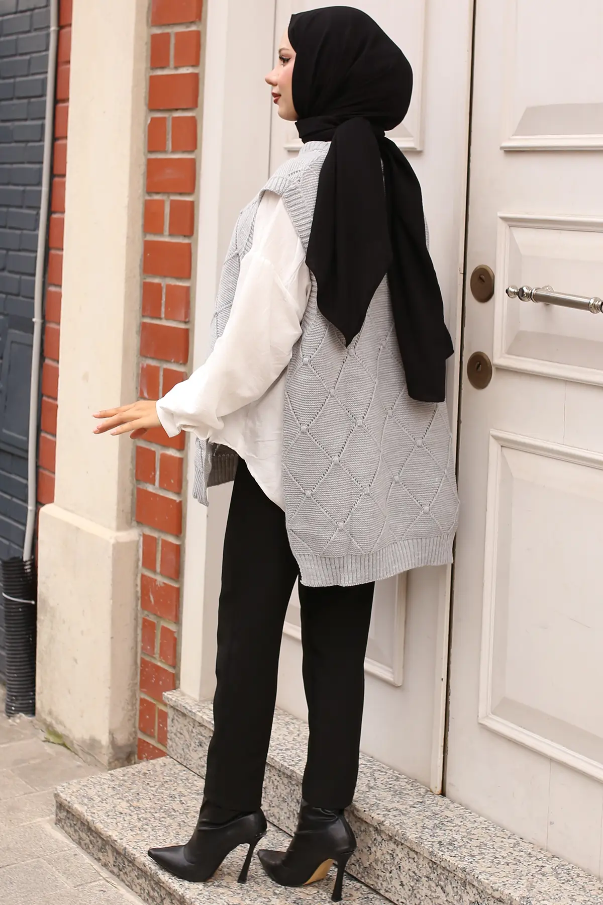 Diamond Patterned Sweater With Side Ties-detail