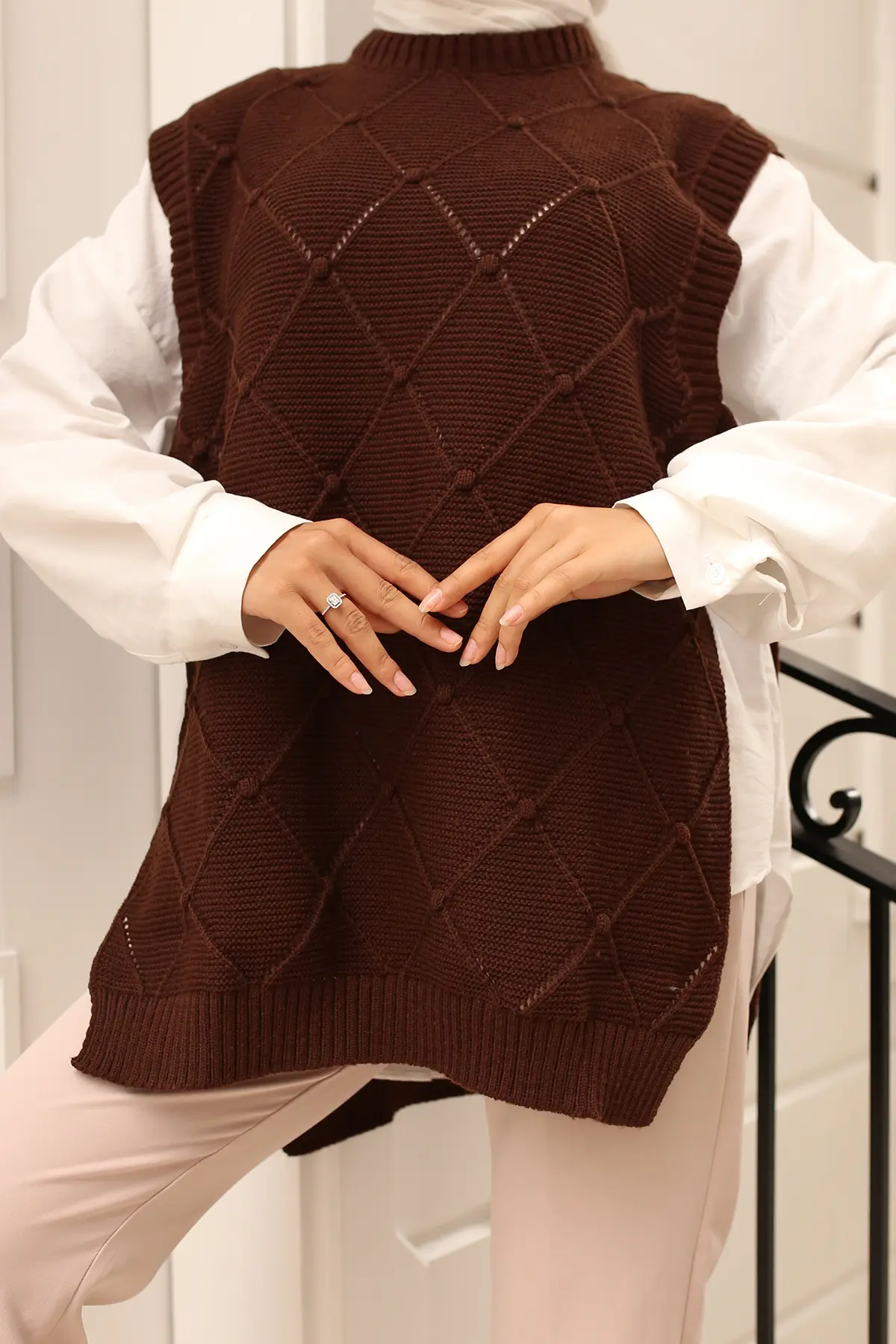Diamond Patterned Sweater With Side Ties-detail