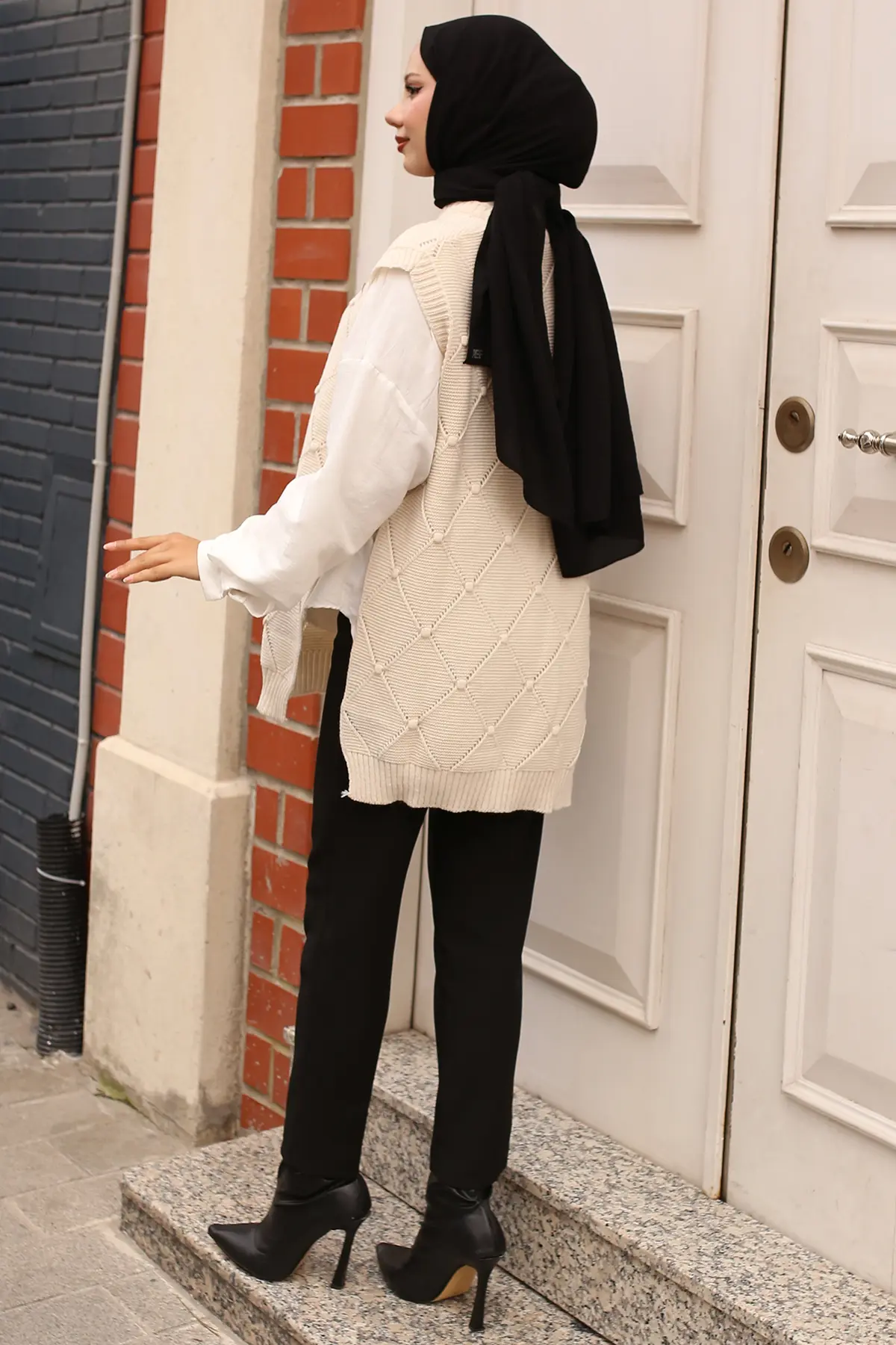 Diamond Patterned Sweater With Side Ties-detail