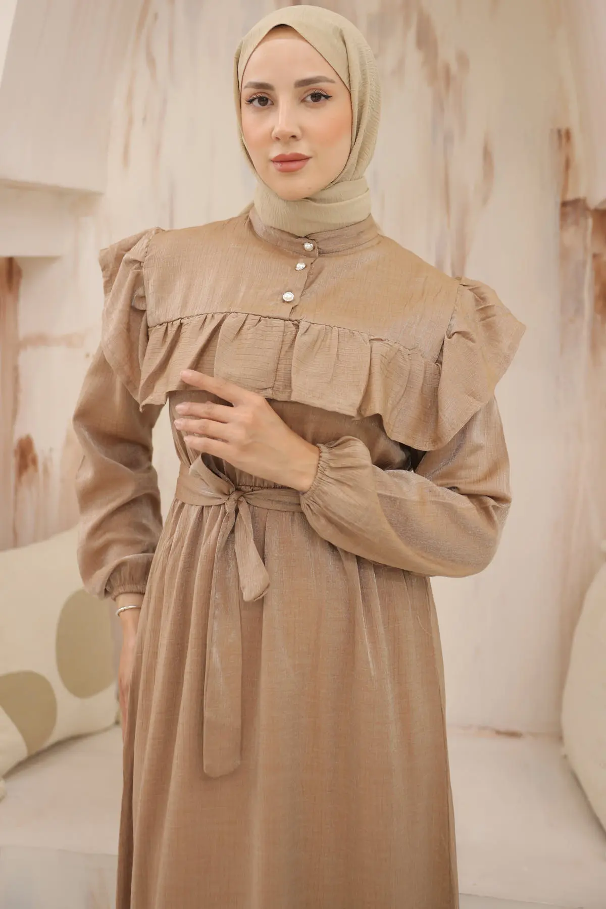 4043 Önü Fırfır Detaylı Düğmeli Elbise Camel-detail