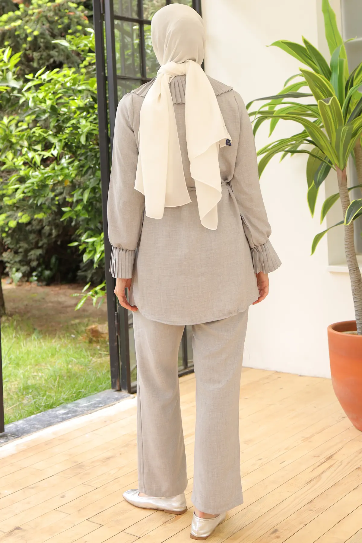 4044 Yakası Ve Kolları Pliseli Keten Takım Gri-detail