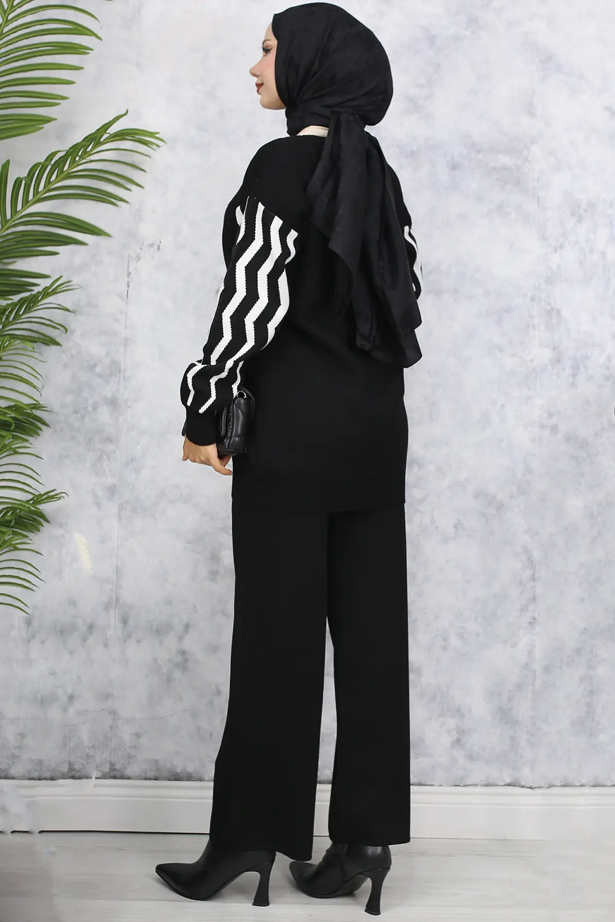 4064 Kolları Desenli Triko Takım Siyah-detail