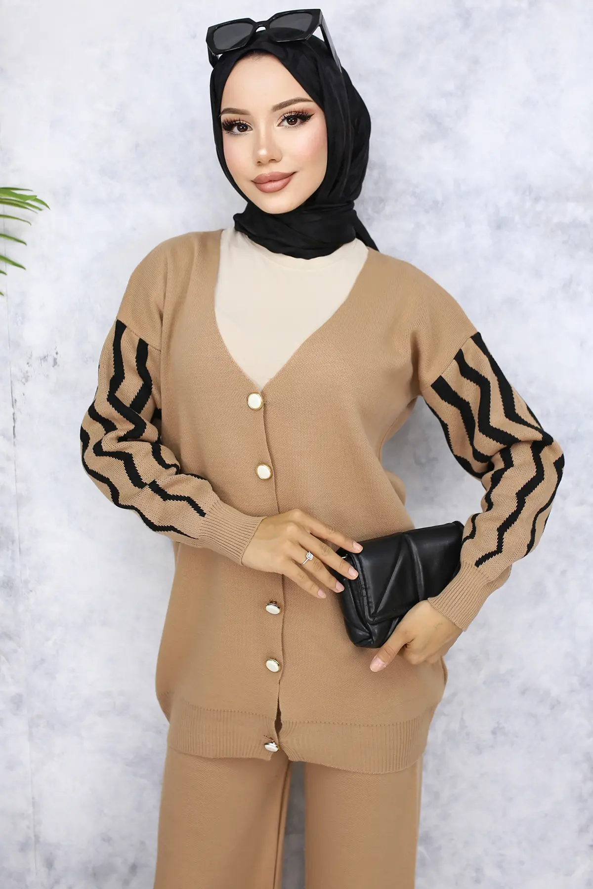 4064 Kolları Desenli Triko Takım Vizon-detail