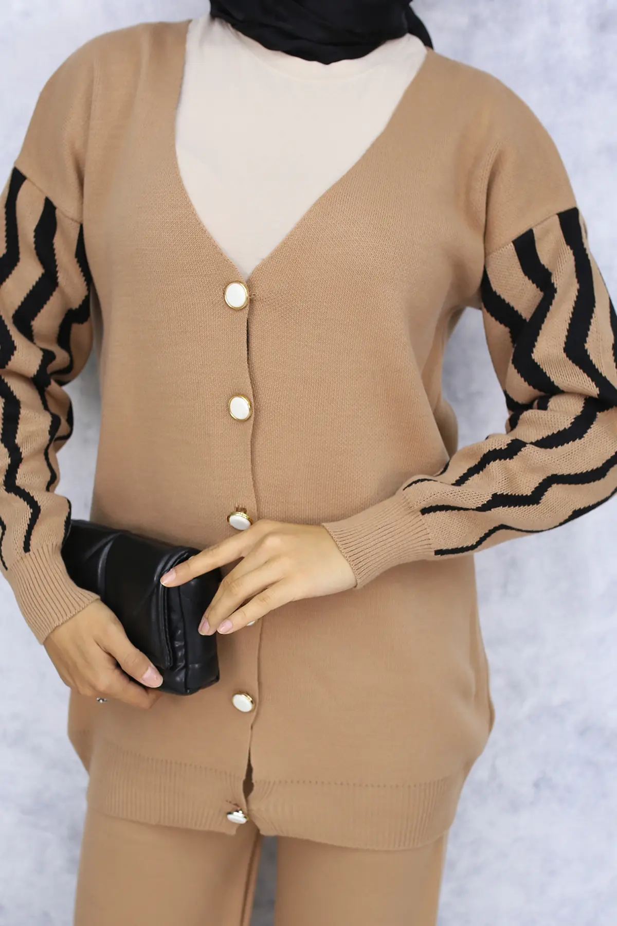 4064 Kolları Desenli Triko Takım Vizon-detail