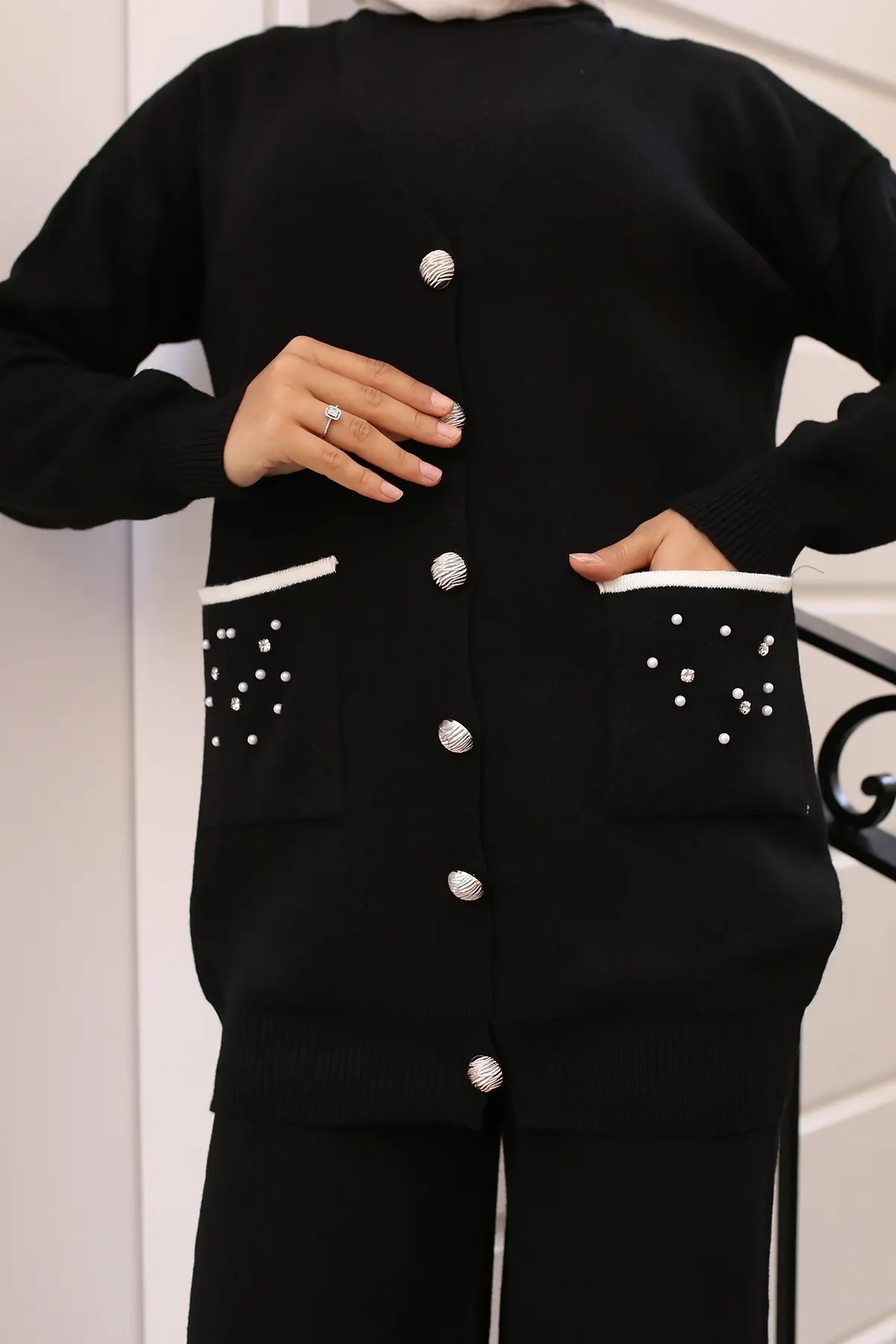 Knitwear Suit With Pocket Stone Detail-detail