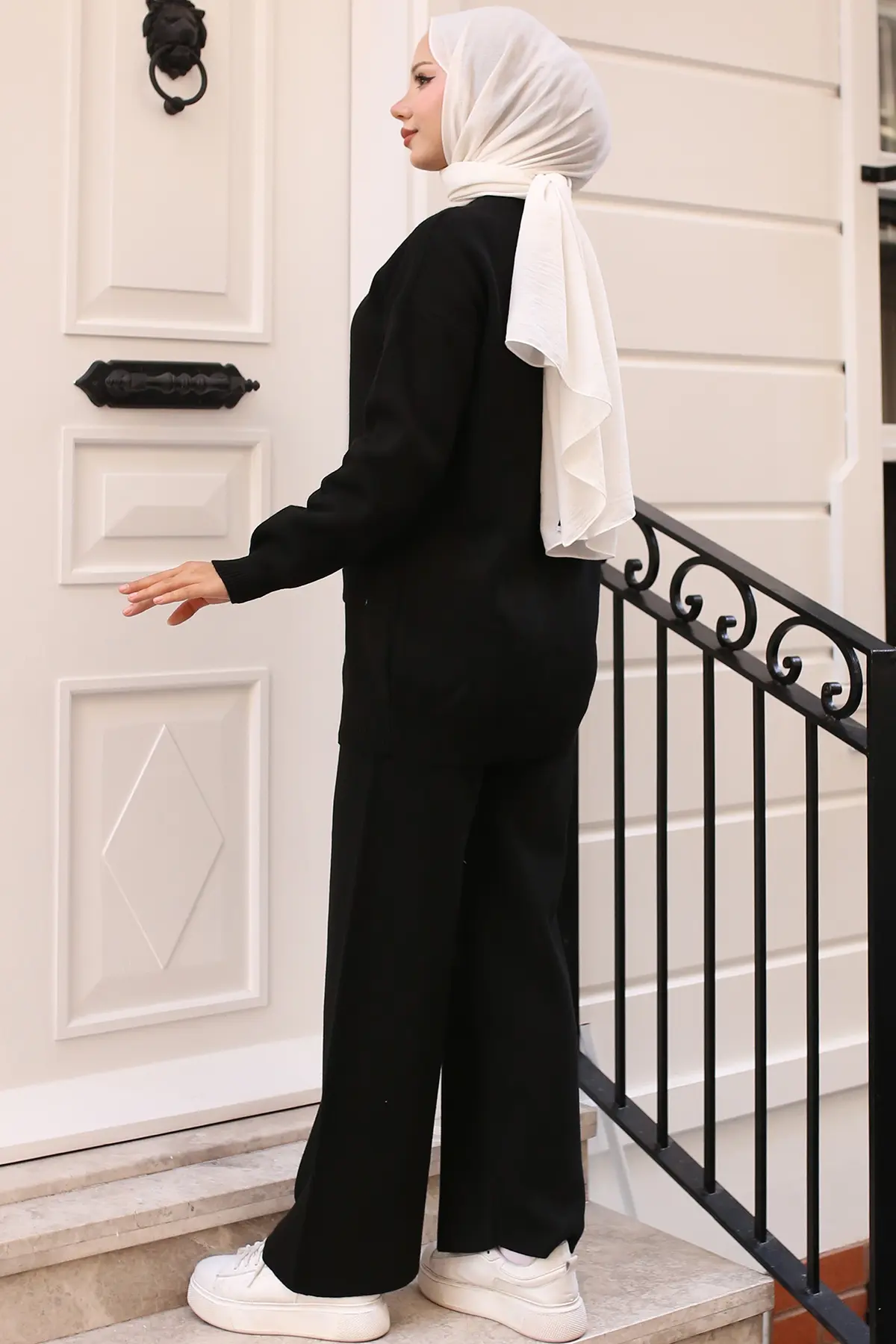 Knitwear Suit With Pocket Stone Detail-detail